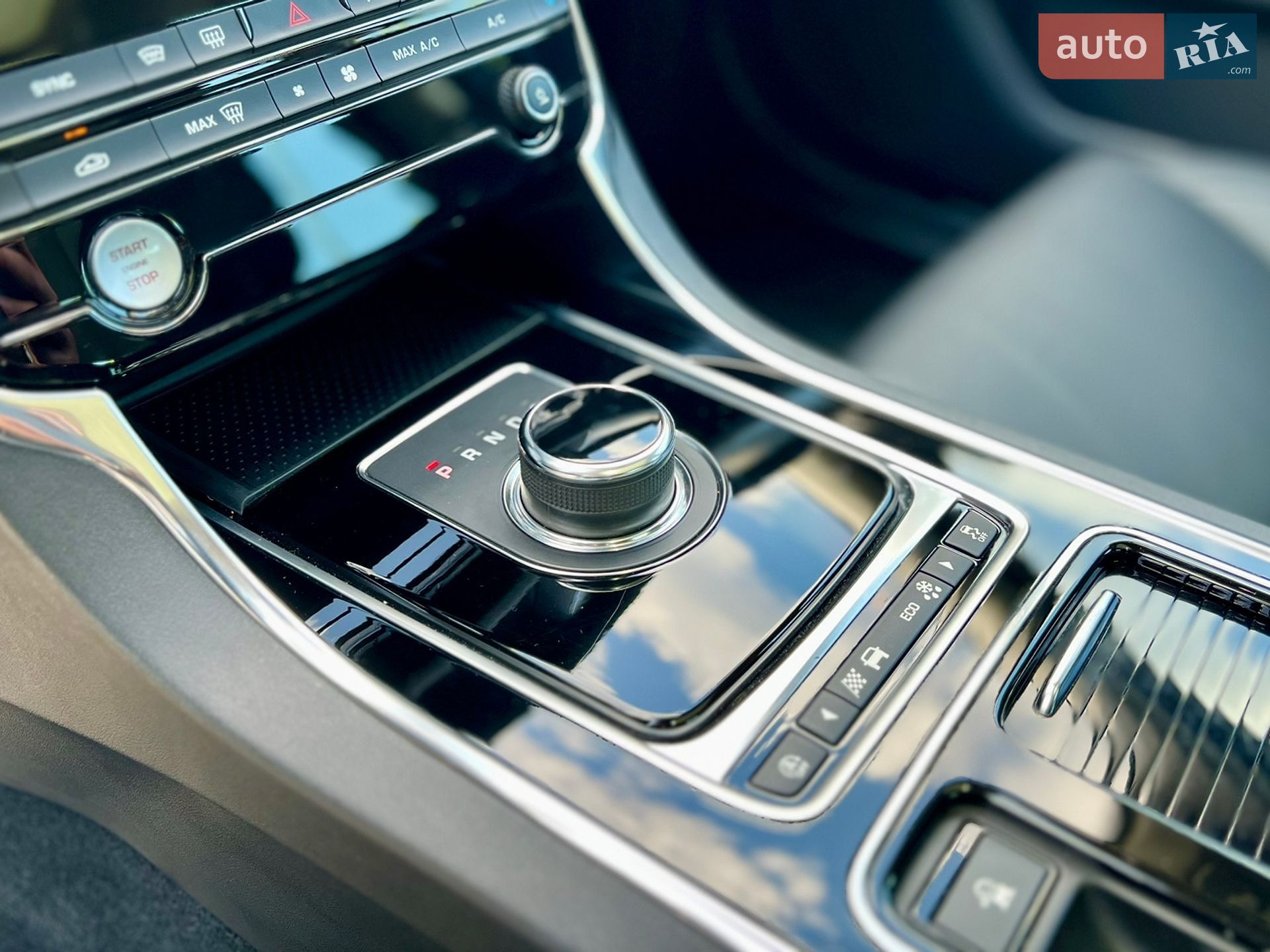 Jaguar XF 2018 VIN SAJBJ4FX5KCY78169 фото оголошення 31 з 48