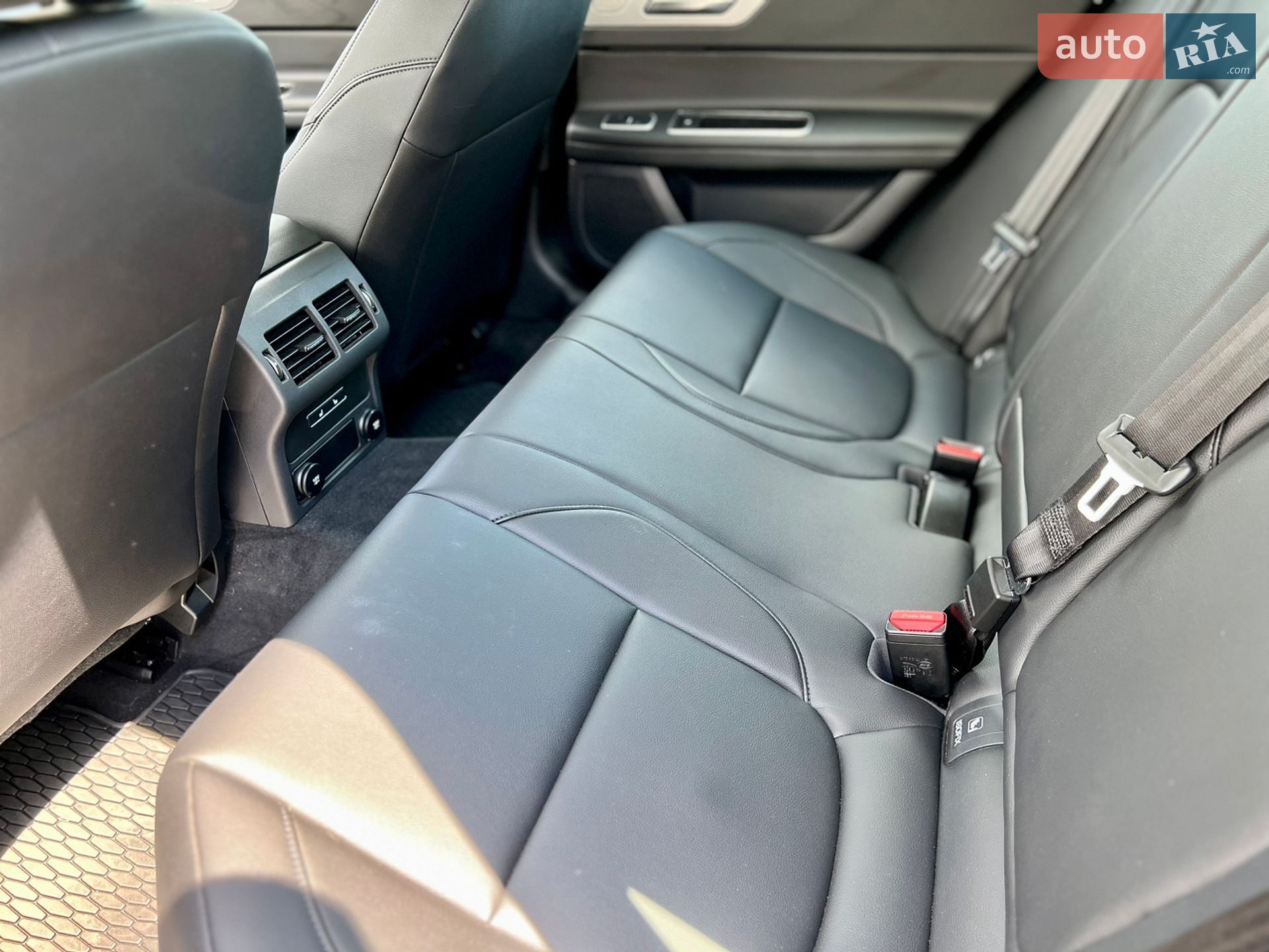 Jaguar XF 2018 VIN SAJBJ4FX5KCY78169 фото оголошення 35 з 48