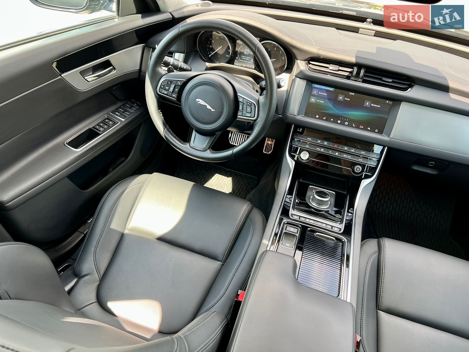 Jaguar XF 2018 VIN SAJBJ4FX5KCY78169 фото оголошення 42 з 48