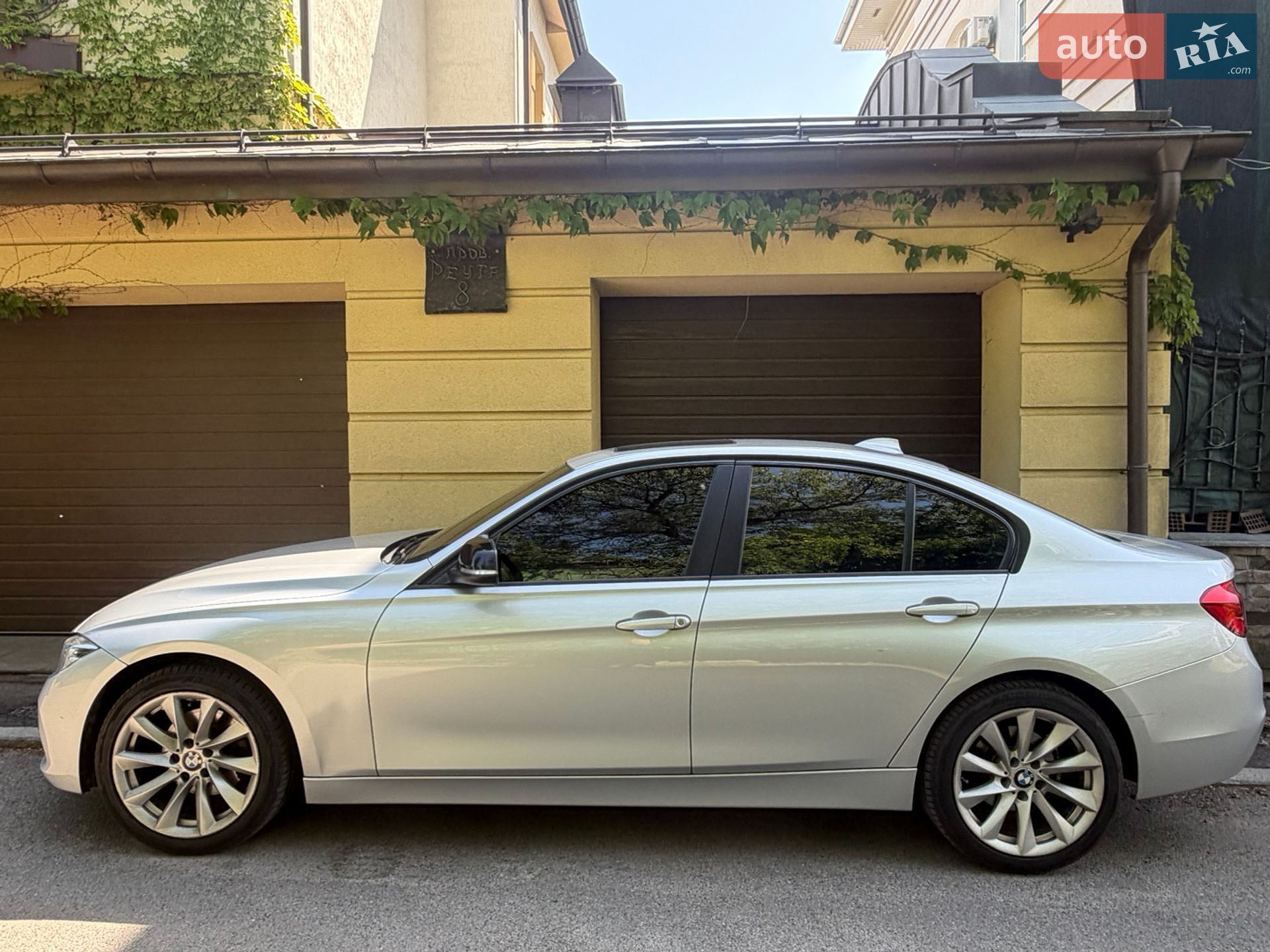 BMW 3 Series 2016 VIN WBA8E1G54GNT38457 фото оголошення 14 з 39