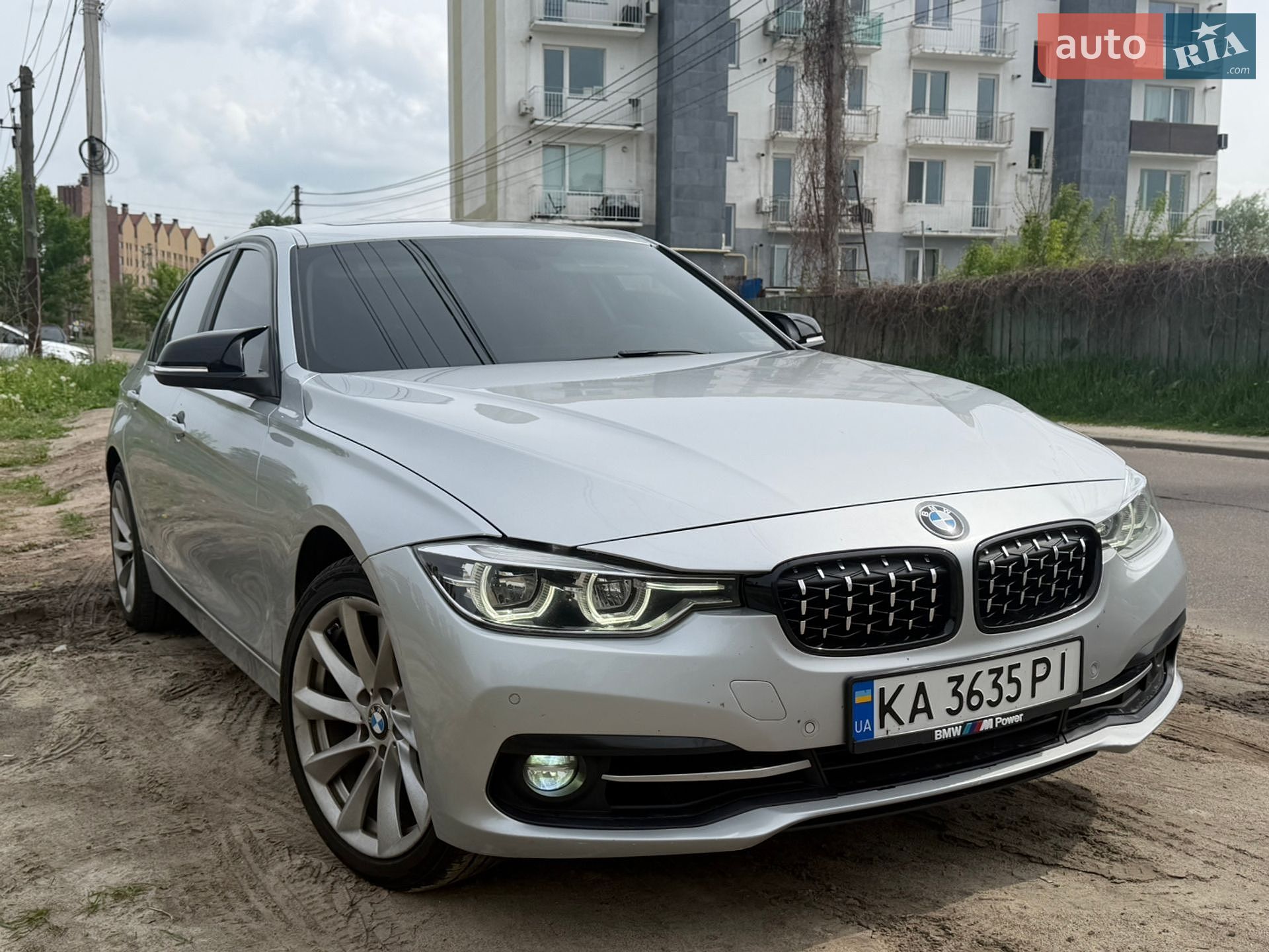 BMW 3 Series 2016 VIN WBA8E1G54GNT38457 фото оголошення 2 з 39
