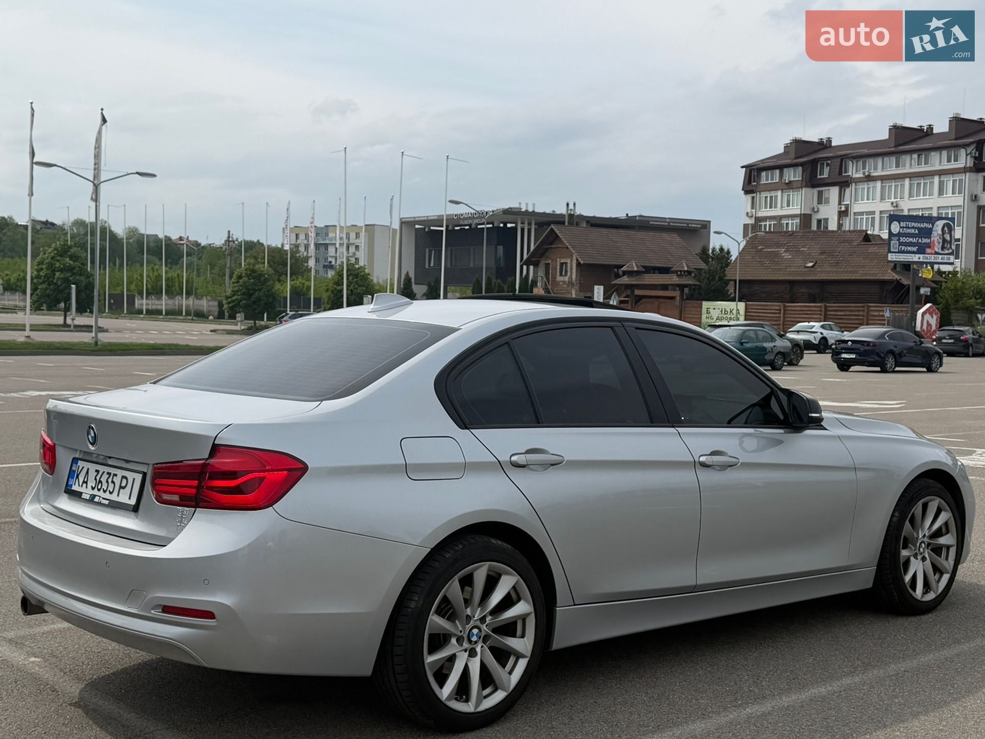 BMW 3 Series 2016 VIN WBA8E1G54GNT38457 фото оголошення 16 з 39