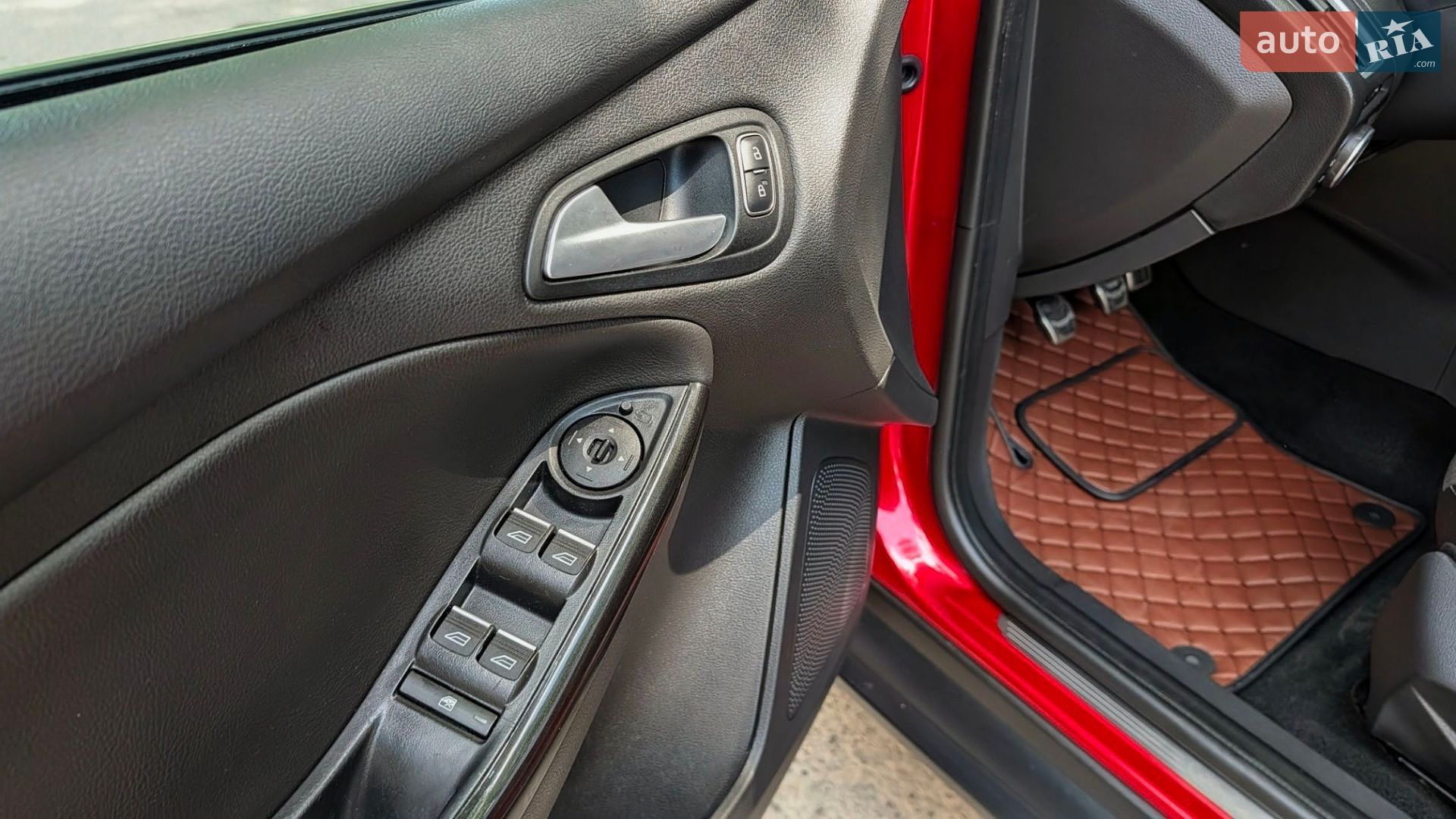 Ford Focus 2015 VIN WF05XXGCC5FY06866 фото оголошення 18 з 31