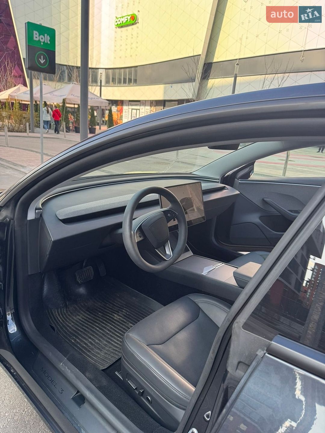 Tesla Model 3 2025 VIN 5YJ3E1EA4SF935533 фото оголошення 3 з 14