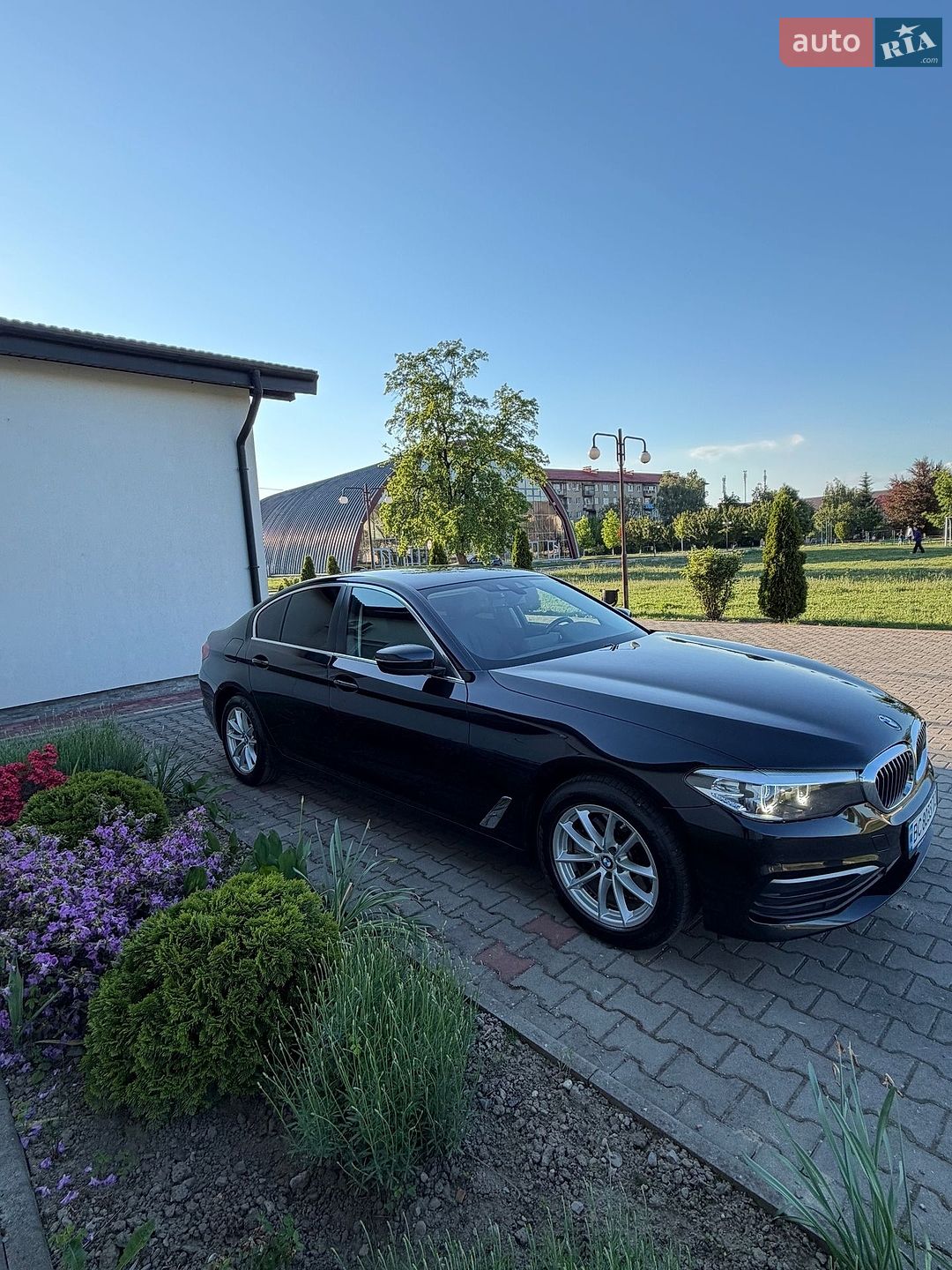 BMW 5 Series 2018 VIN WBAJF31030WW06258 фото оголошення 2 з 25