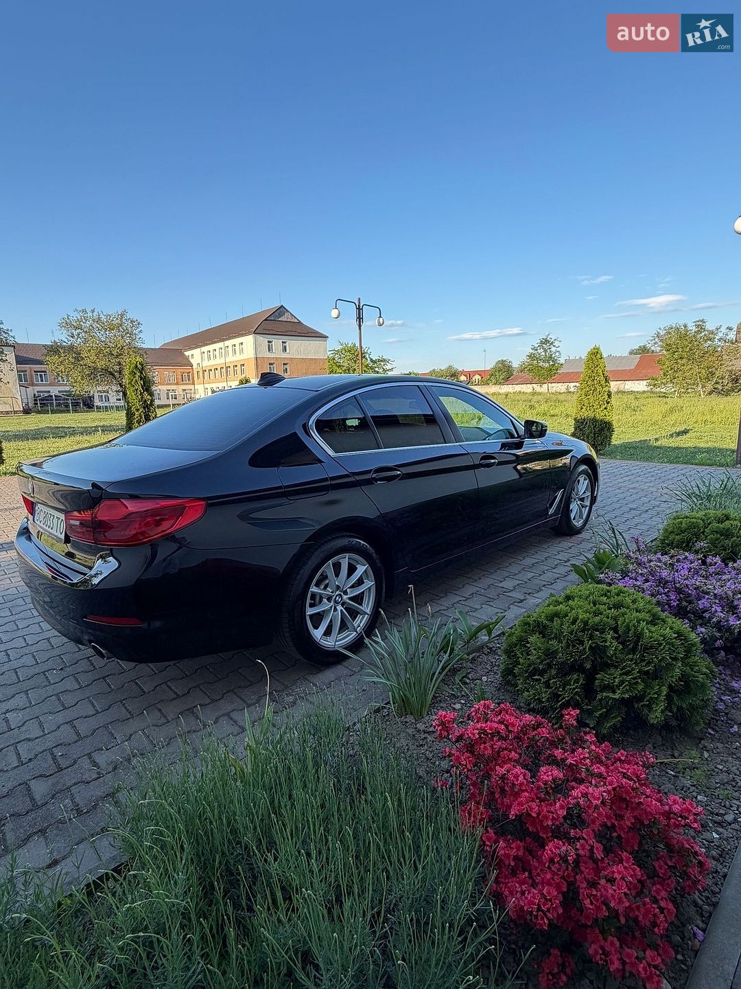 BMW 5 Series 2018 VIN WBAJF31030WW06258 фото оголошення 3 з 25