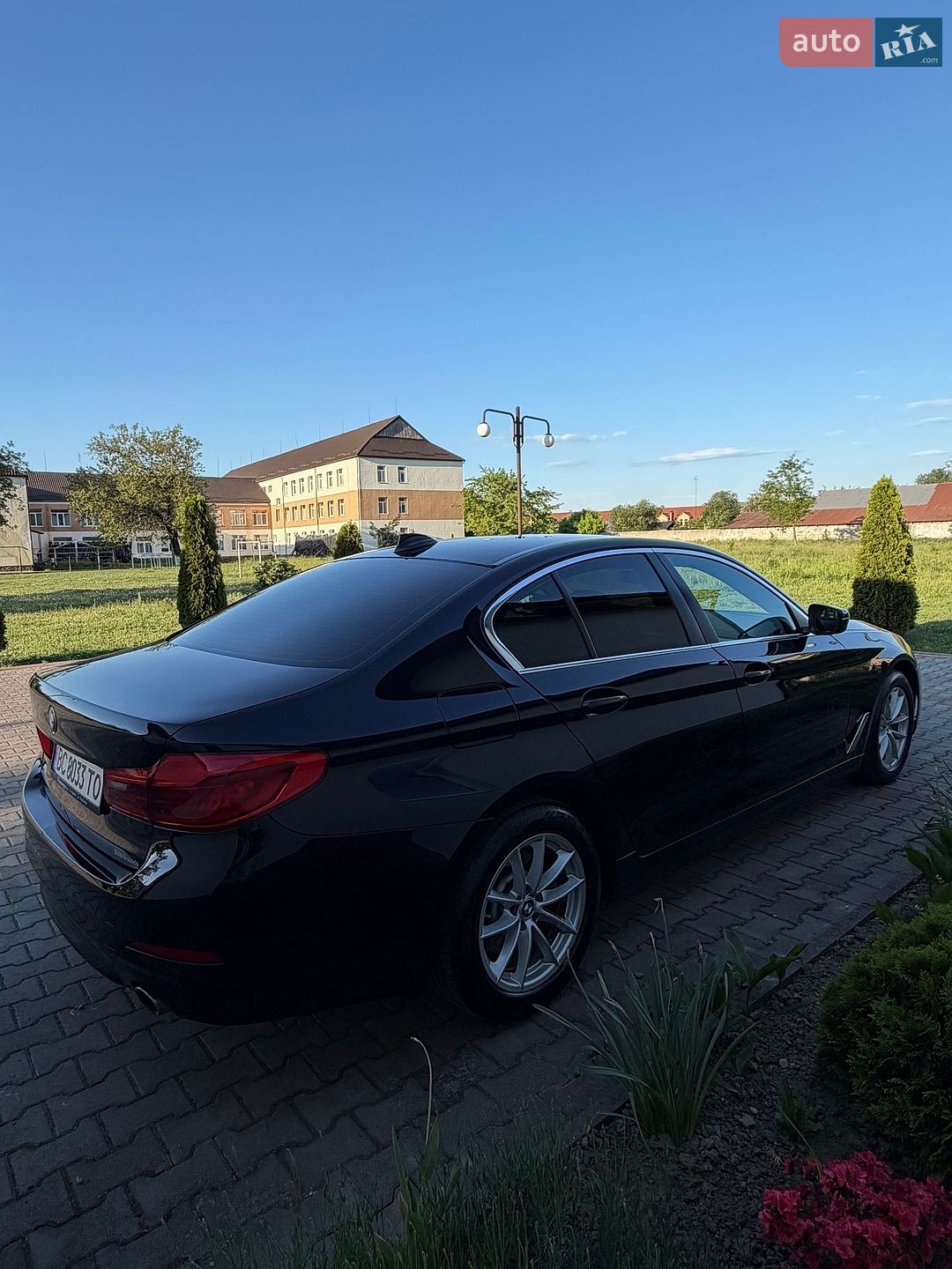 BMW 5 Series 2018 VIN WBAJF31030WW06258 фото оголошення 10 з 25