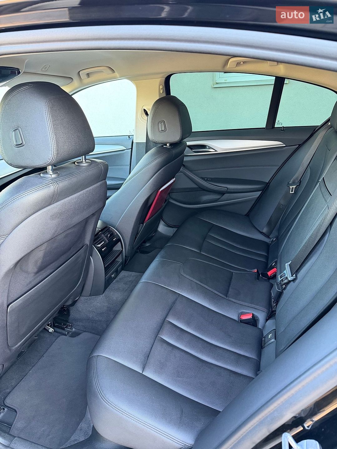 BMW 5 Series 2018 VIN WBAJF31030WW06258 фото оголошення 15 з 25