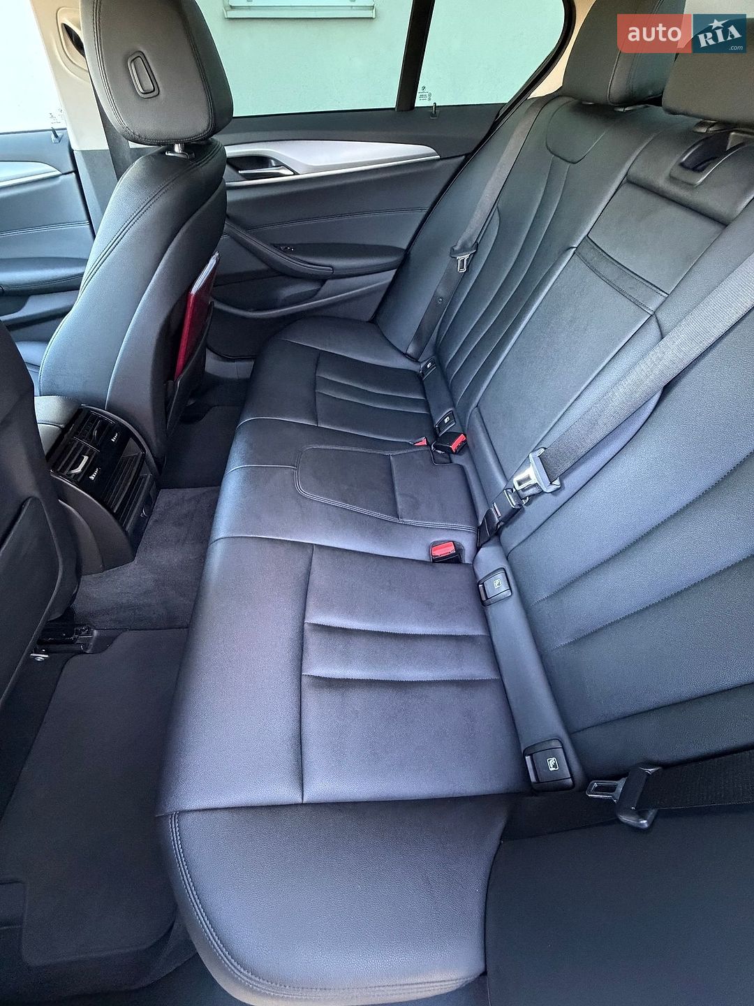 BMW 5 Series 2018 VIN WBAJF31030WW06258 фото оголошення 16 з 25