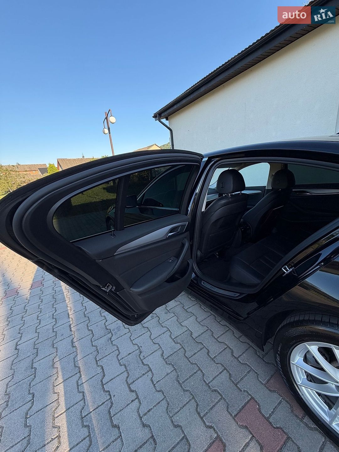 BMW 5 Series 2018 VIN WBAJF31030WW06258 фото оголошення 17 з 25