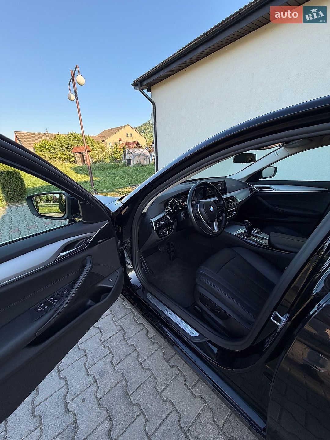 BMW 5 Series 2018 VIN WBAJF31030WW06258 фото оголошення 18 з 25