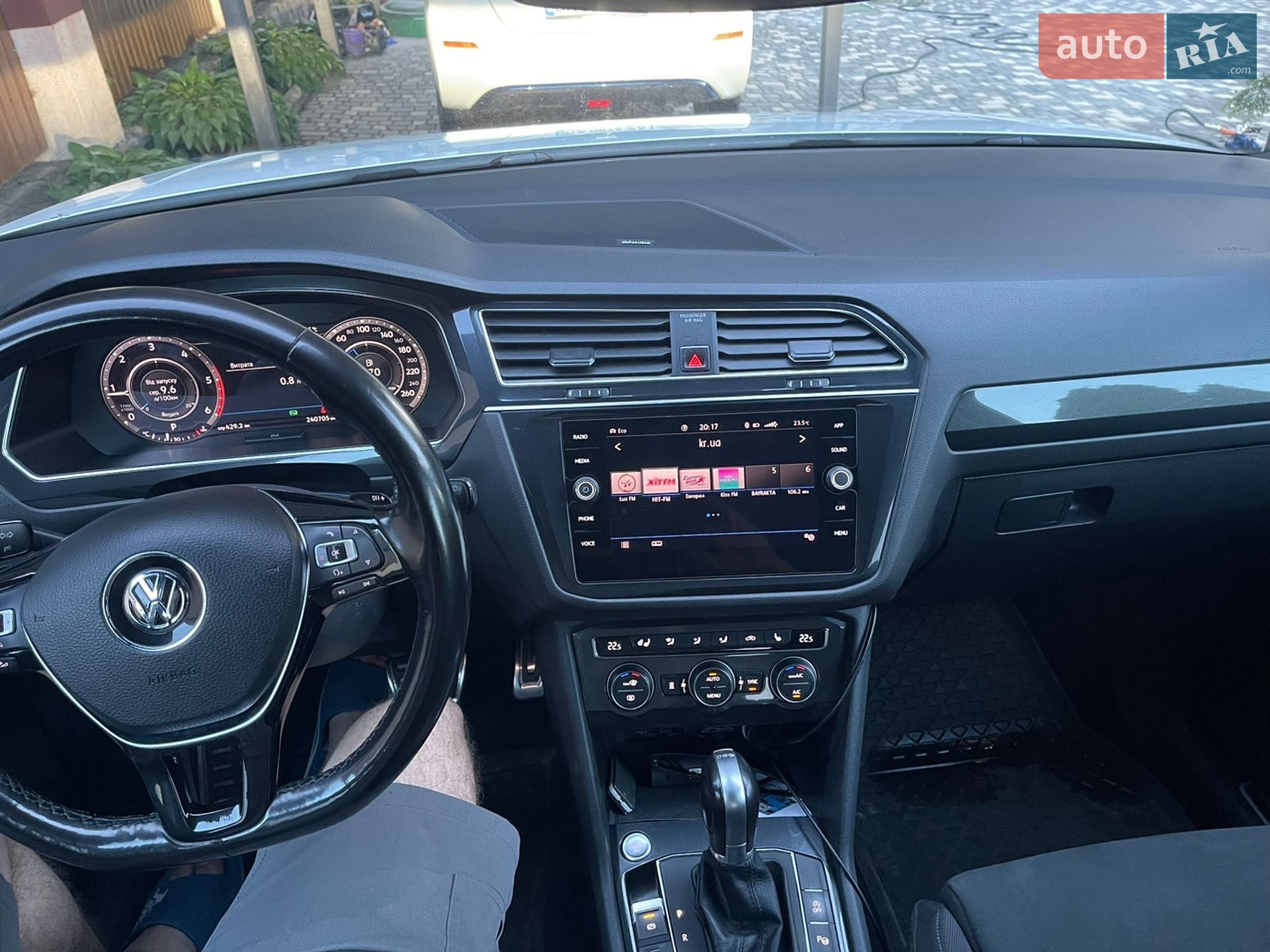 Volkswagen Tiguan 2018 VIN WVGZZZ5NZJM138486 фото оголошення 3 з 30