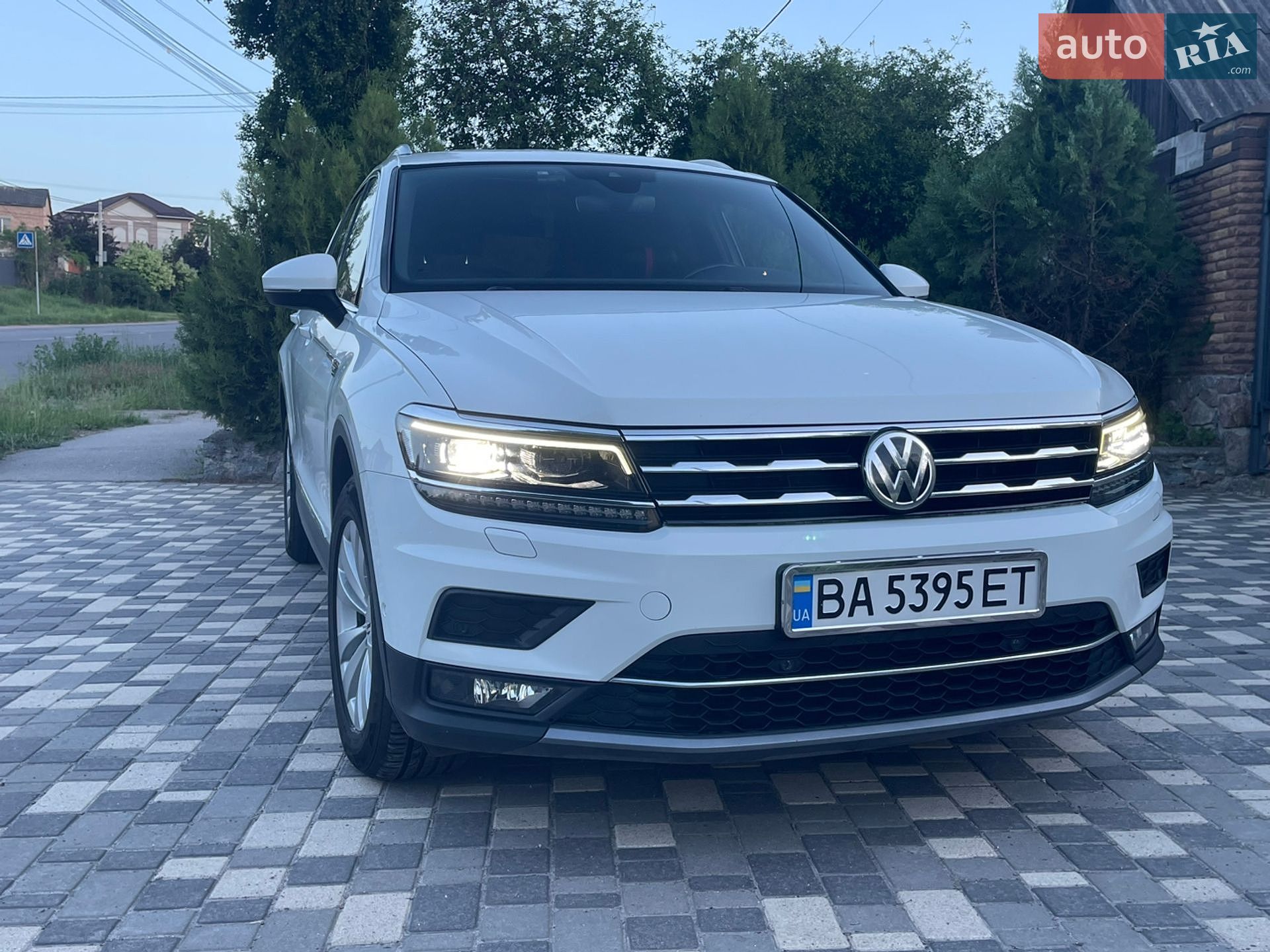 Volkswagen Tiguan 2018 VIN WVGZZZ5NZJM138486 фото оголошення 12 з 30