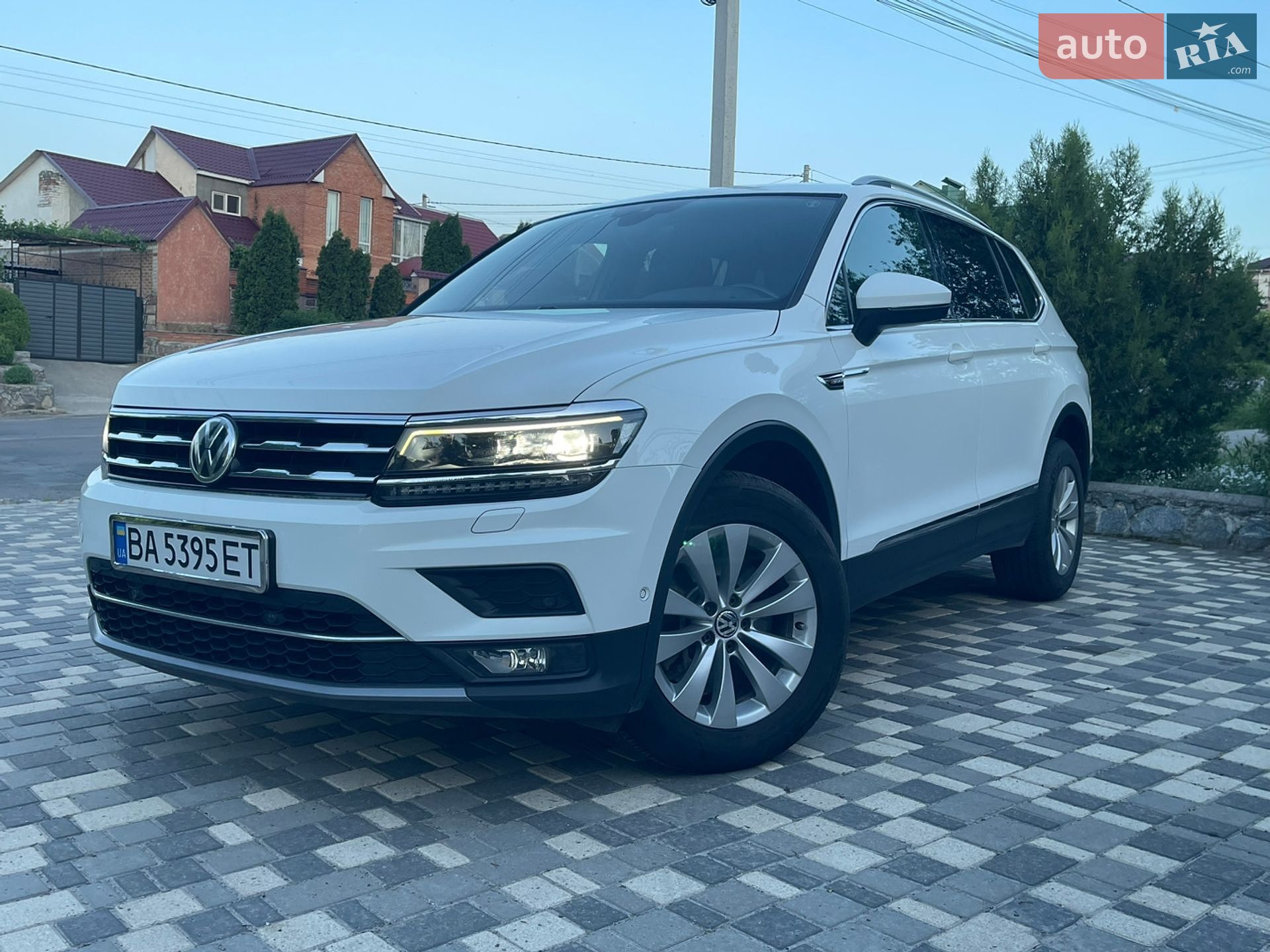 Volkswagen Tiguan 2018 VIN WVGZZZ5NZJM138486 фото оголошення 13 з 30