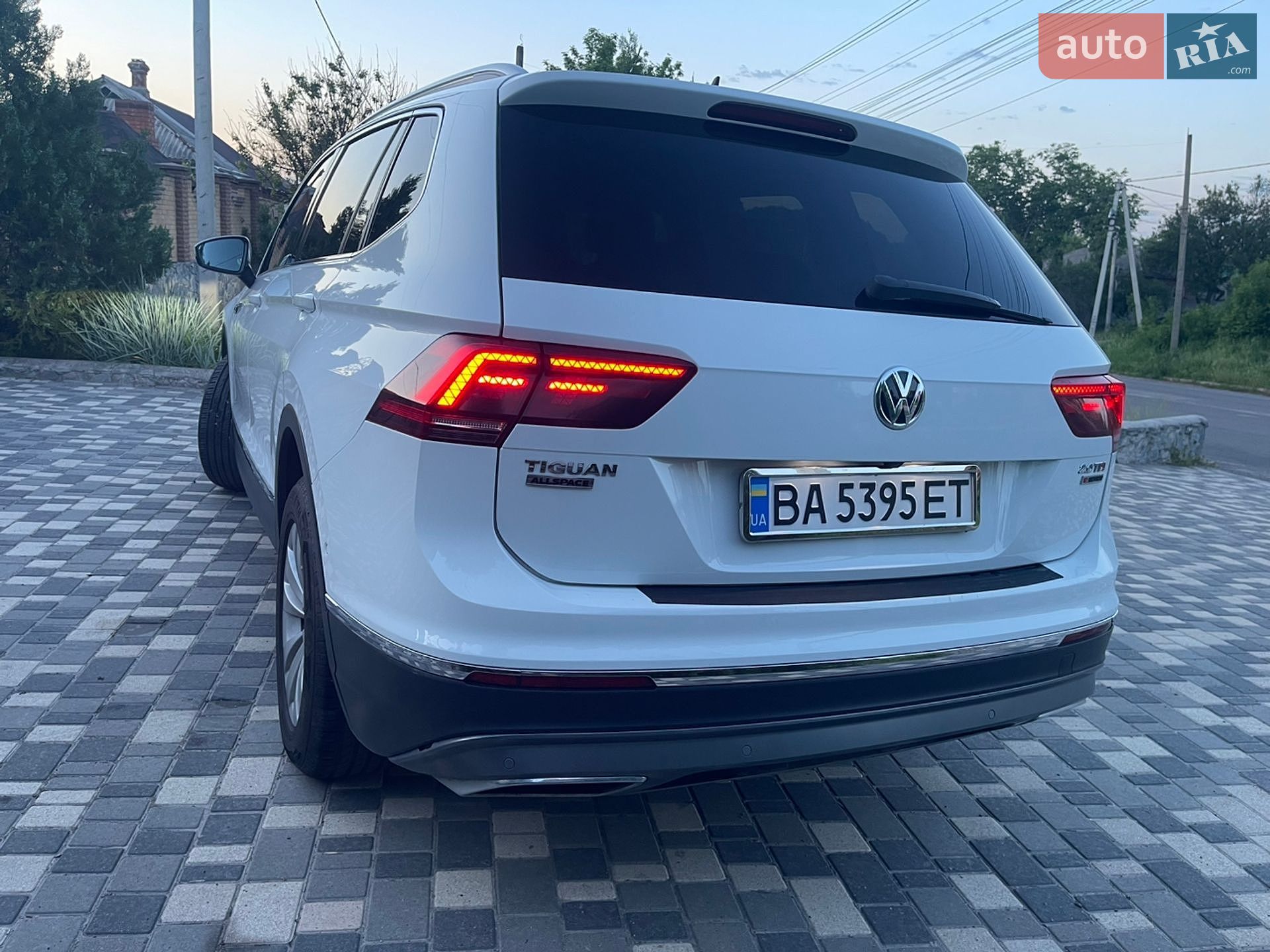 Volkswagen Tiguan 2018 VIN WVGZZZ5NZJM138486 фото оголошення 16 з 30