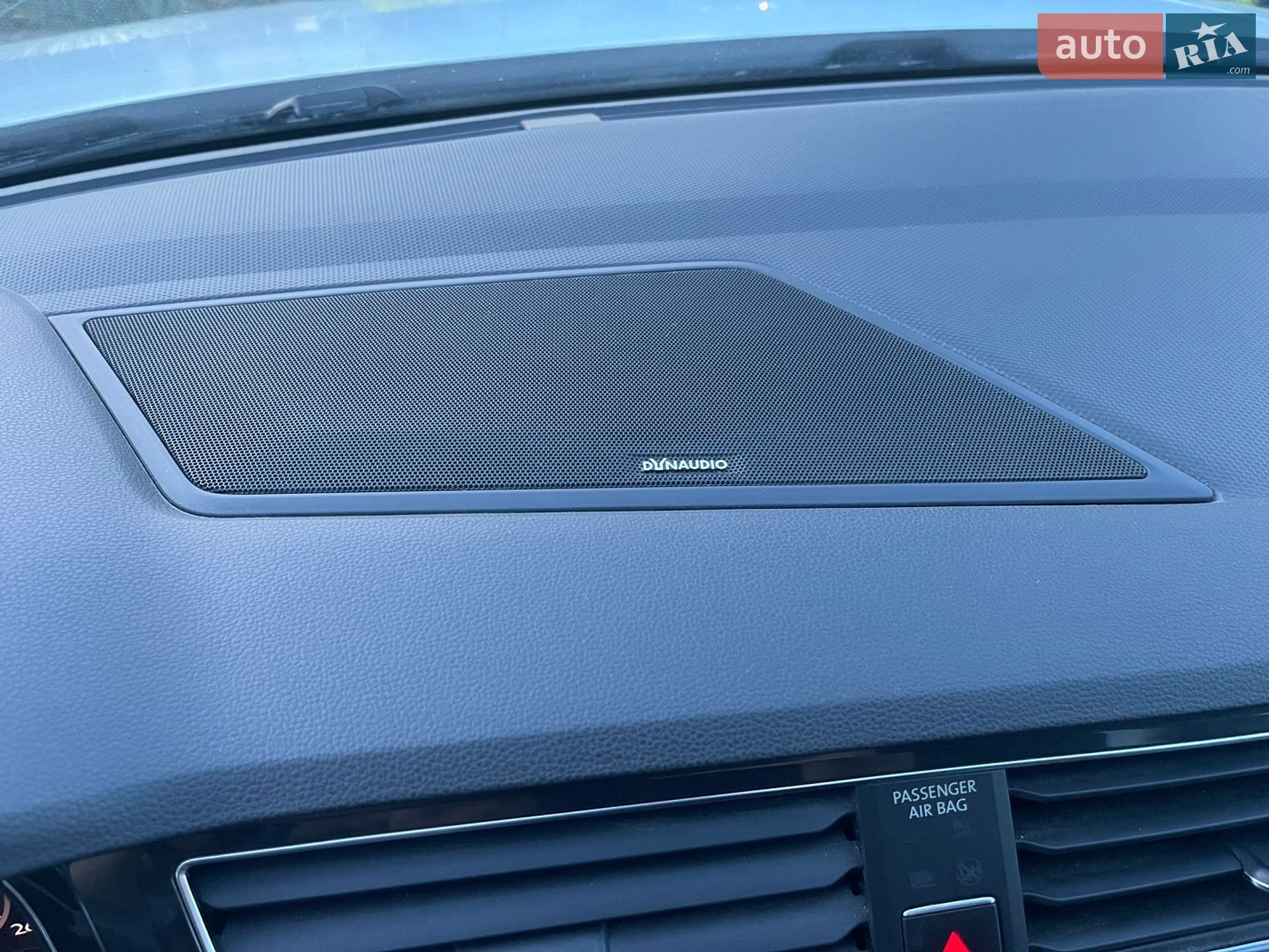 Volkswagen Tiguan 2018 VIN WVGZZZ5NZJM138486 фото оголошення 17 з 30