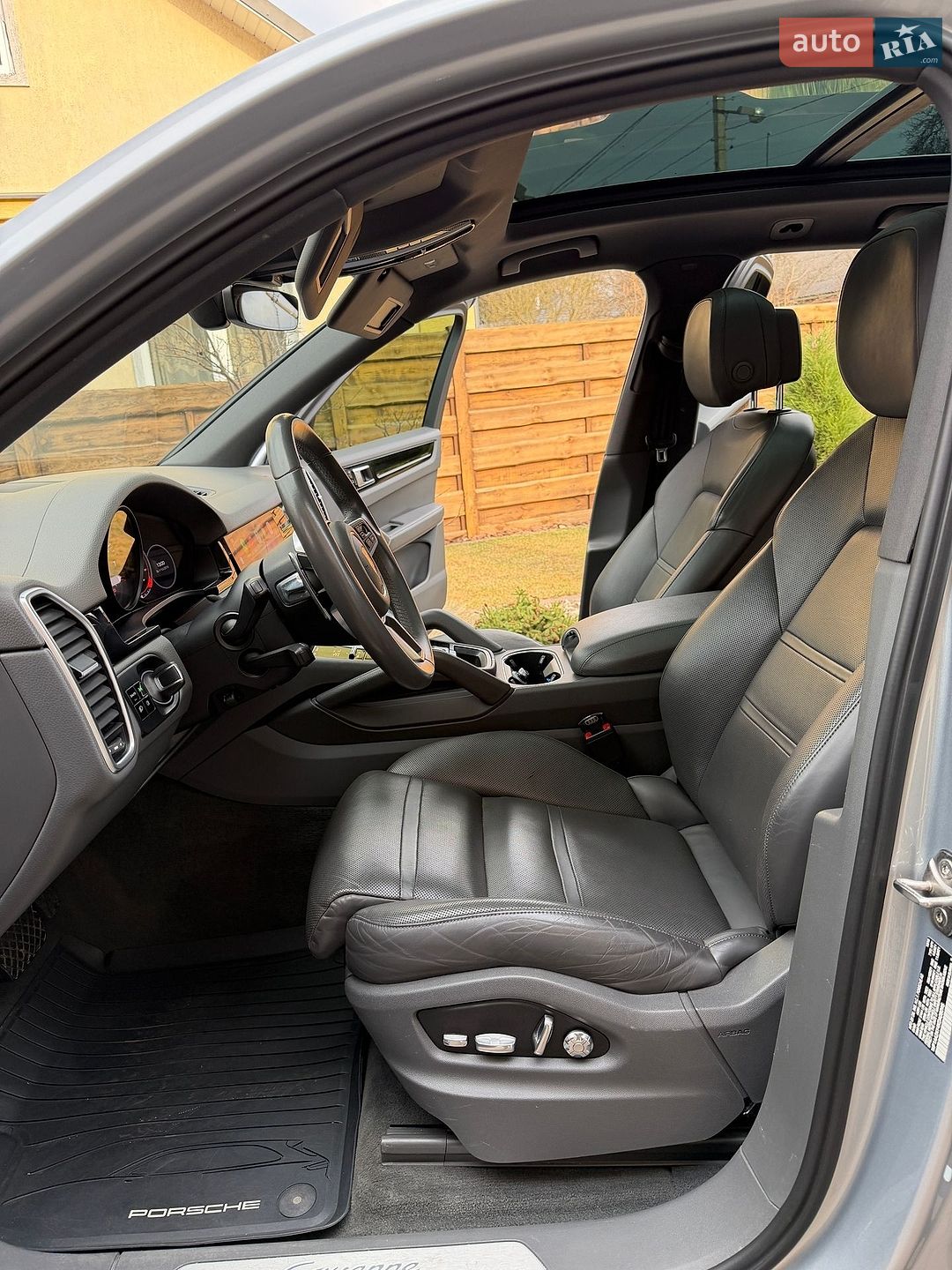 Porsche Cayenne 2018 VIN WP1AA2AY4KDA08095 фото оголошення 16 з 33