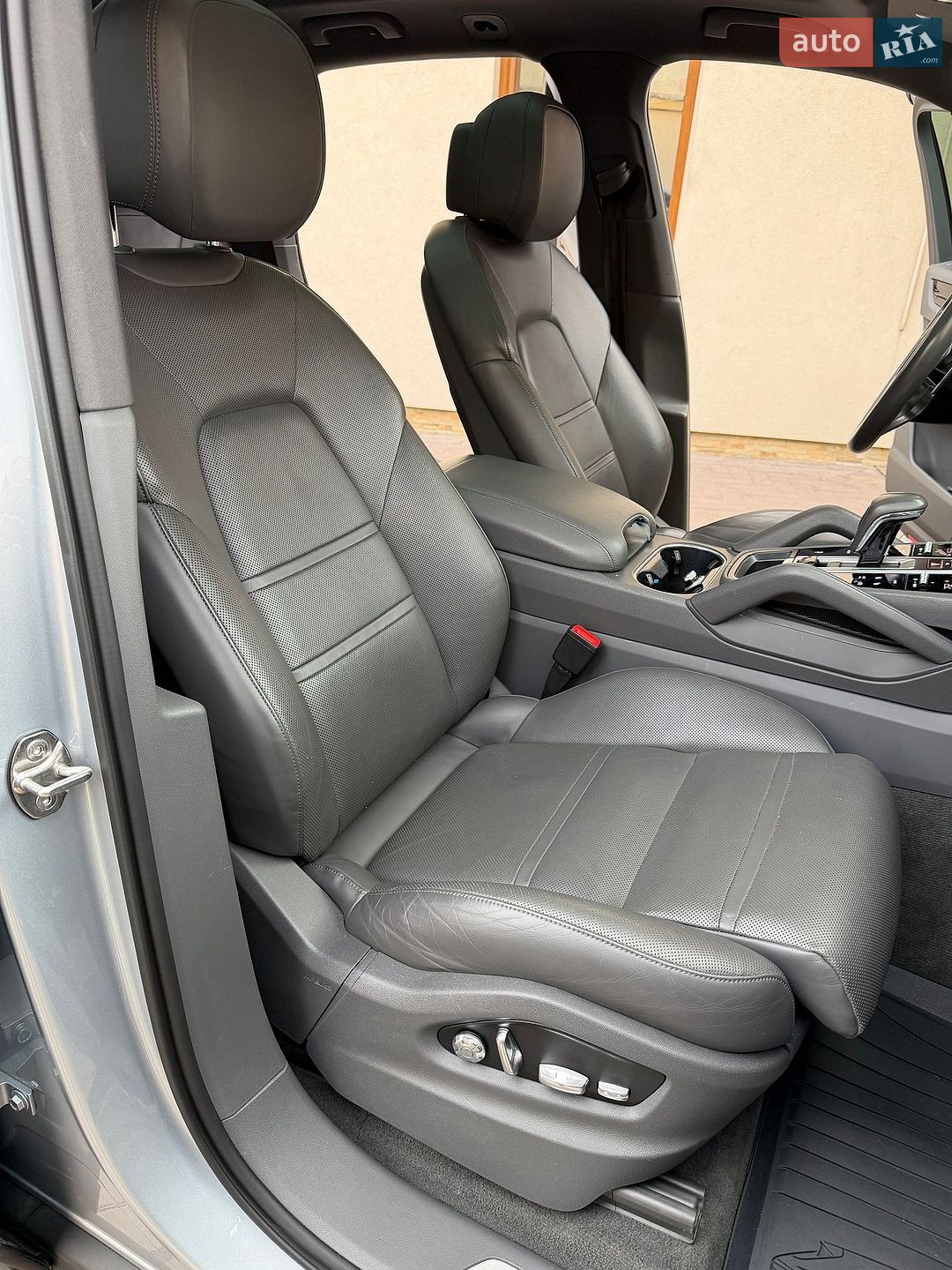 Porsche Cayenne 2018 VIN WP1AA2AY4KDA08095 фото оголошення 27 з 33