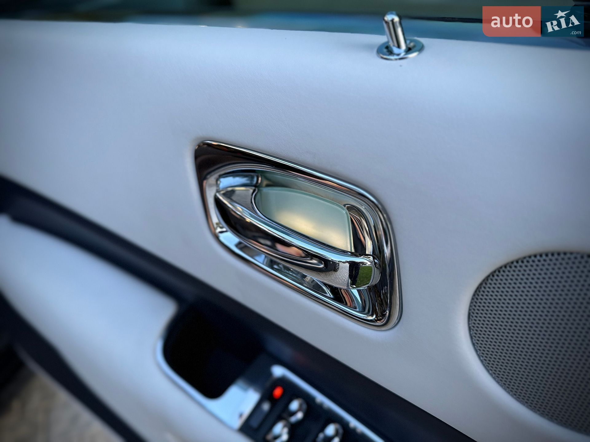 Rolls-Royce Wraith 2015 VIN SCA665C06FUX79186 фото оголошення 32 з 67