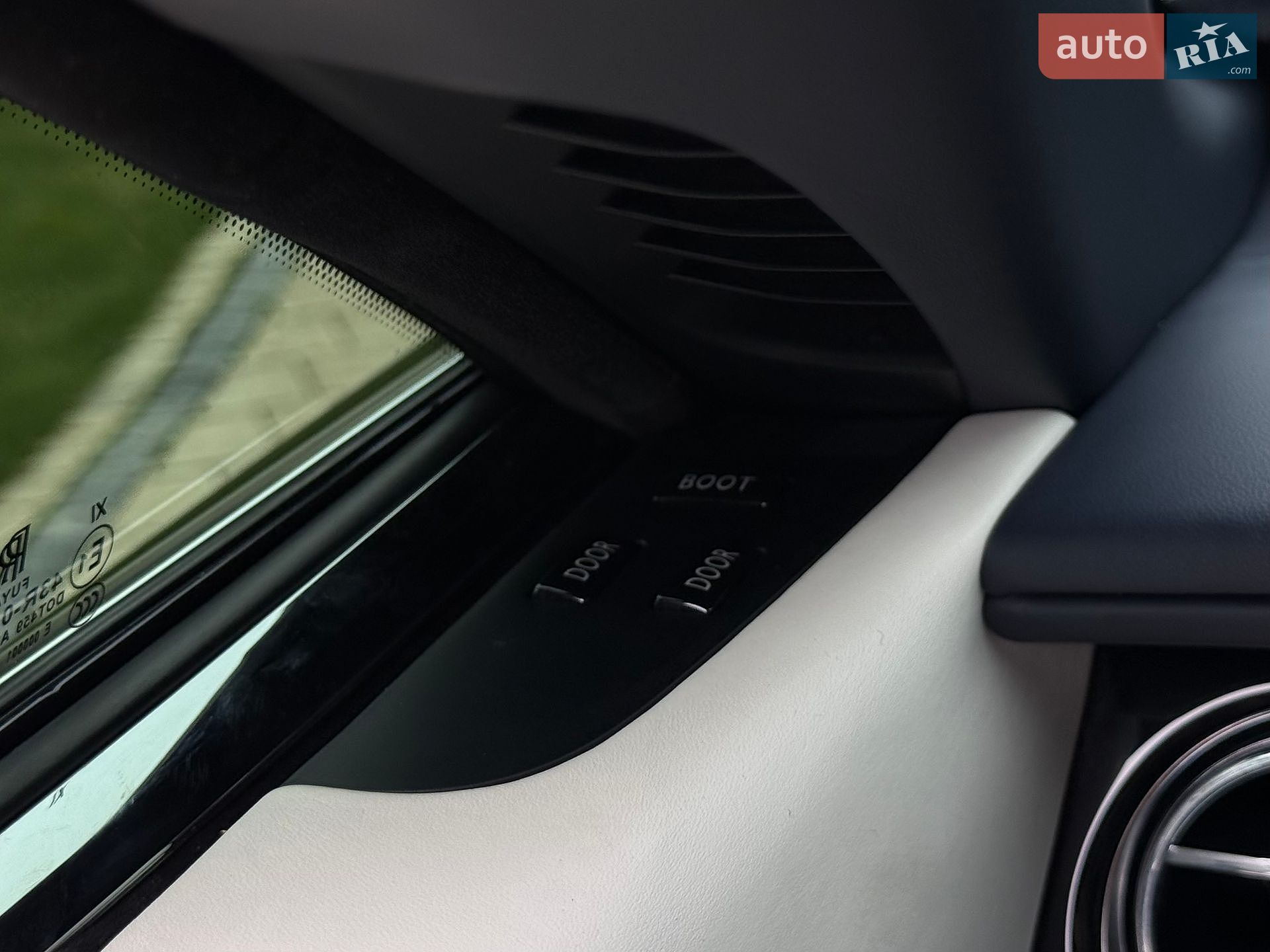 Rolls-Royce Wraith 2015 VIN SCA665C06FUX79186 фото оголошення 57 з 67