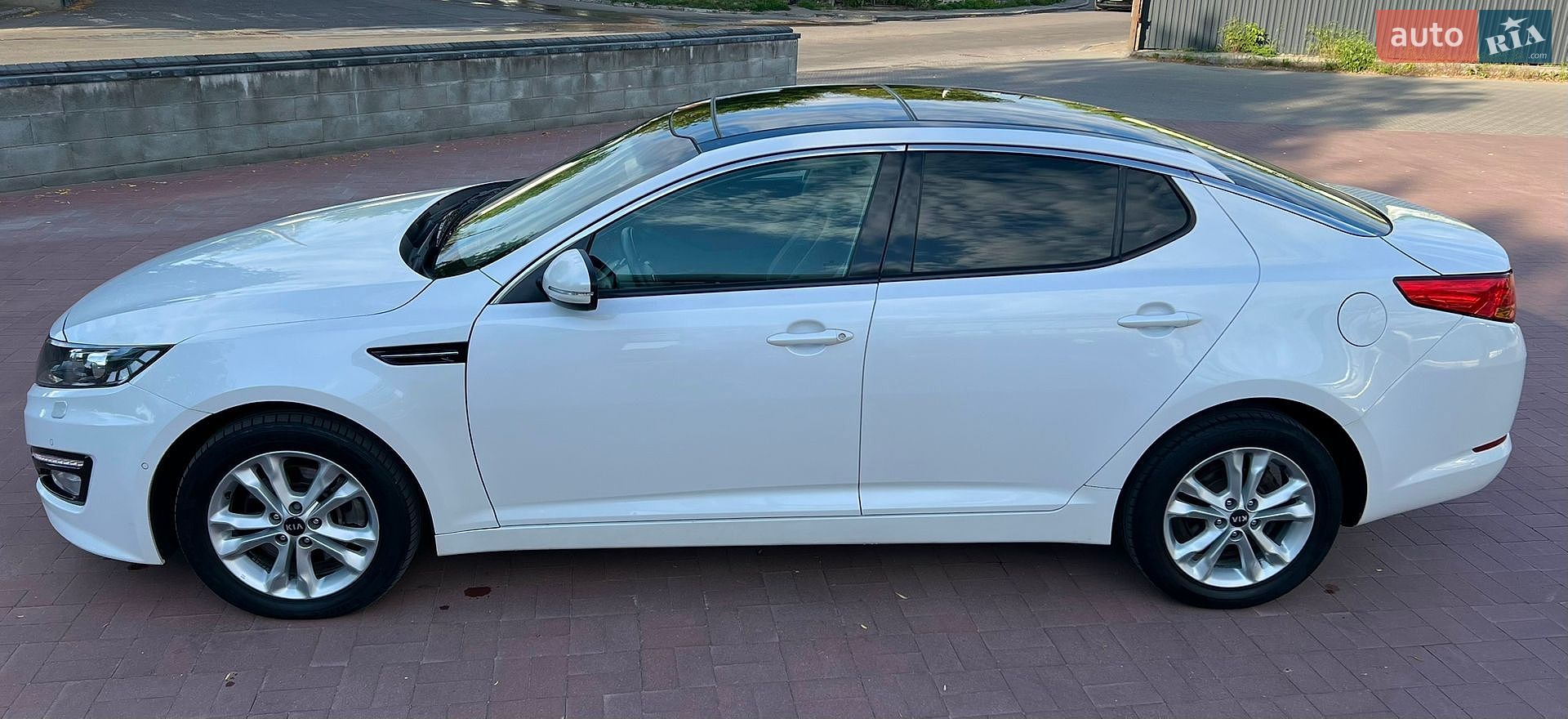 Kia Optima 2012 VIN KNAGN414BC5270772 фото оголошення 16 з 54