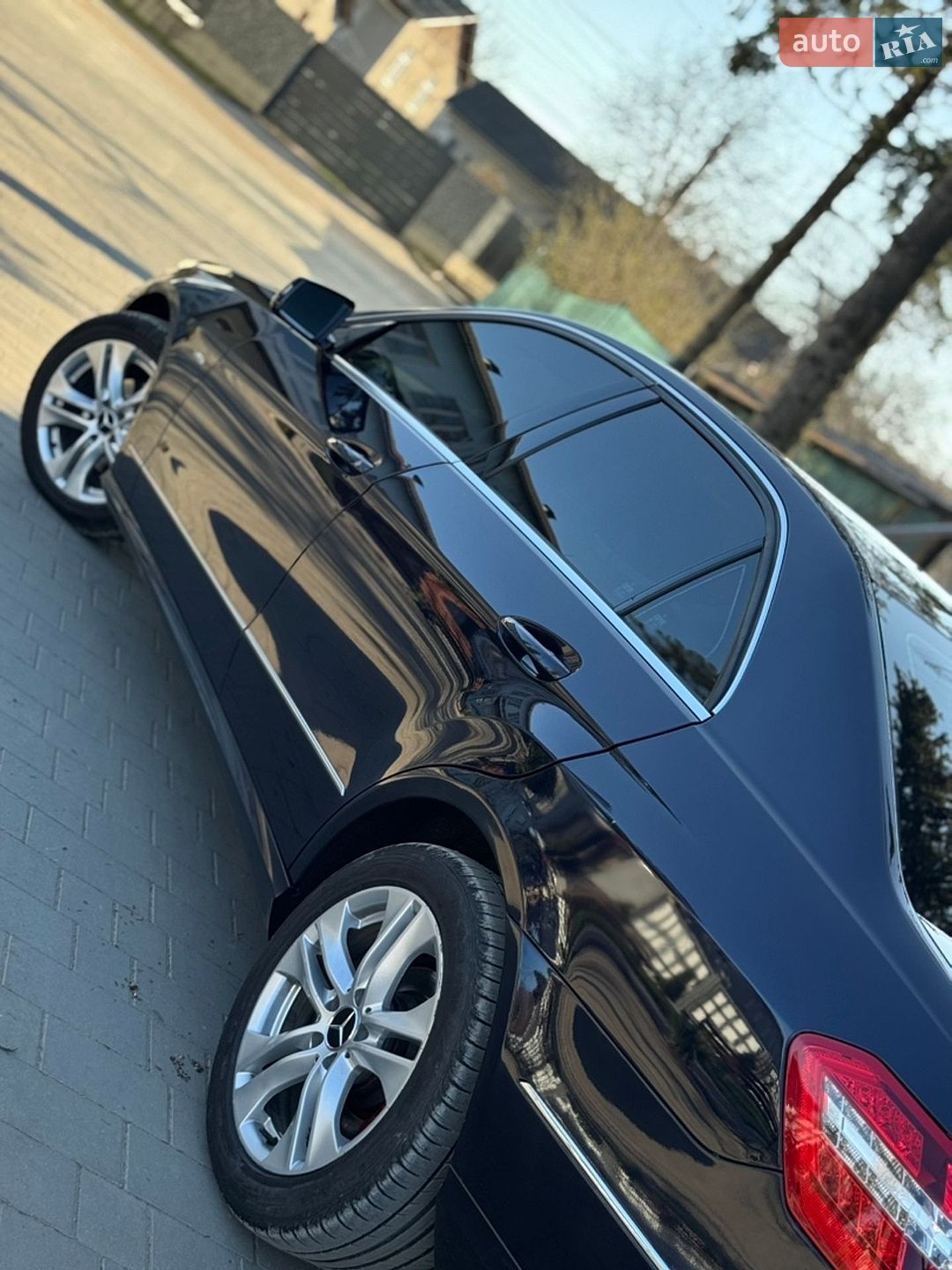 Mercedes-Benz E-Class 2011 VIN WDD2120051A488730 фото оголошення 9 з 35