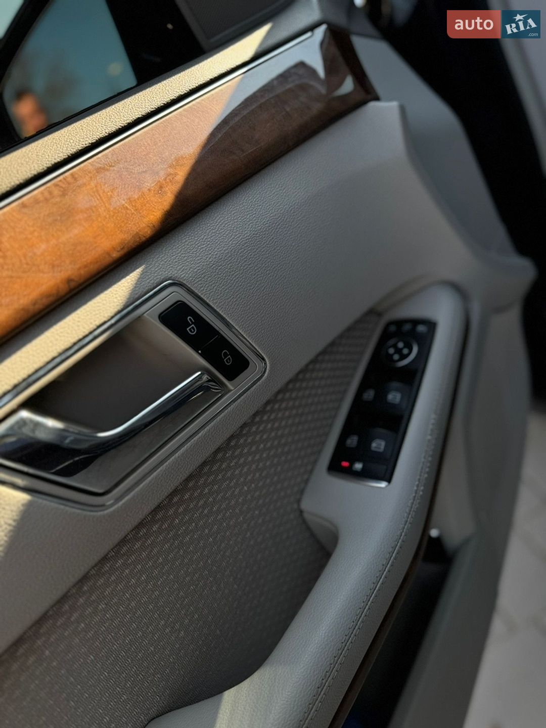 Mercedes-Benz E-Class 2011 VIN WDD2120051A488730 фото оголошення 32 з 35
