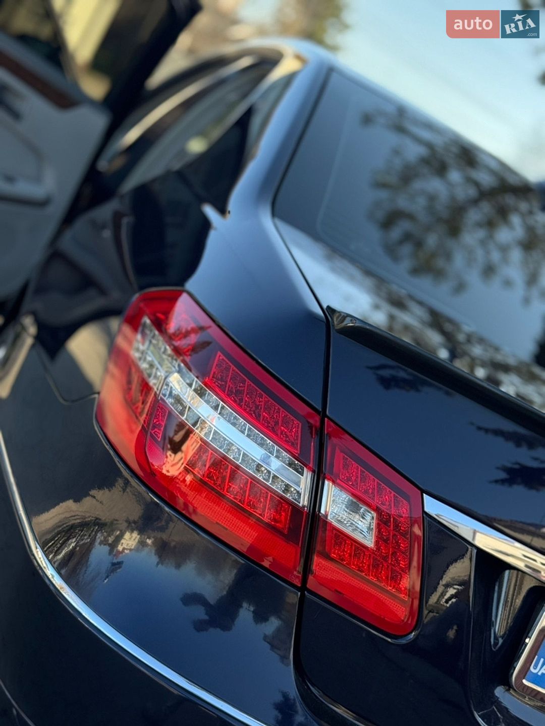 Mercedes-Benz E-Class 2011 VIN WDD2120051A488730 фото оголошення 34 з 35