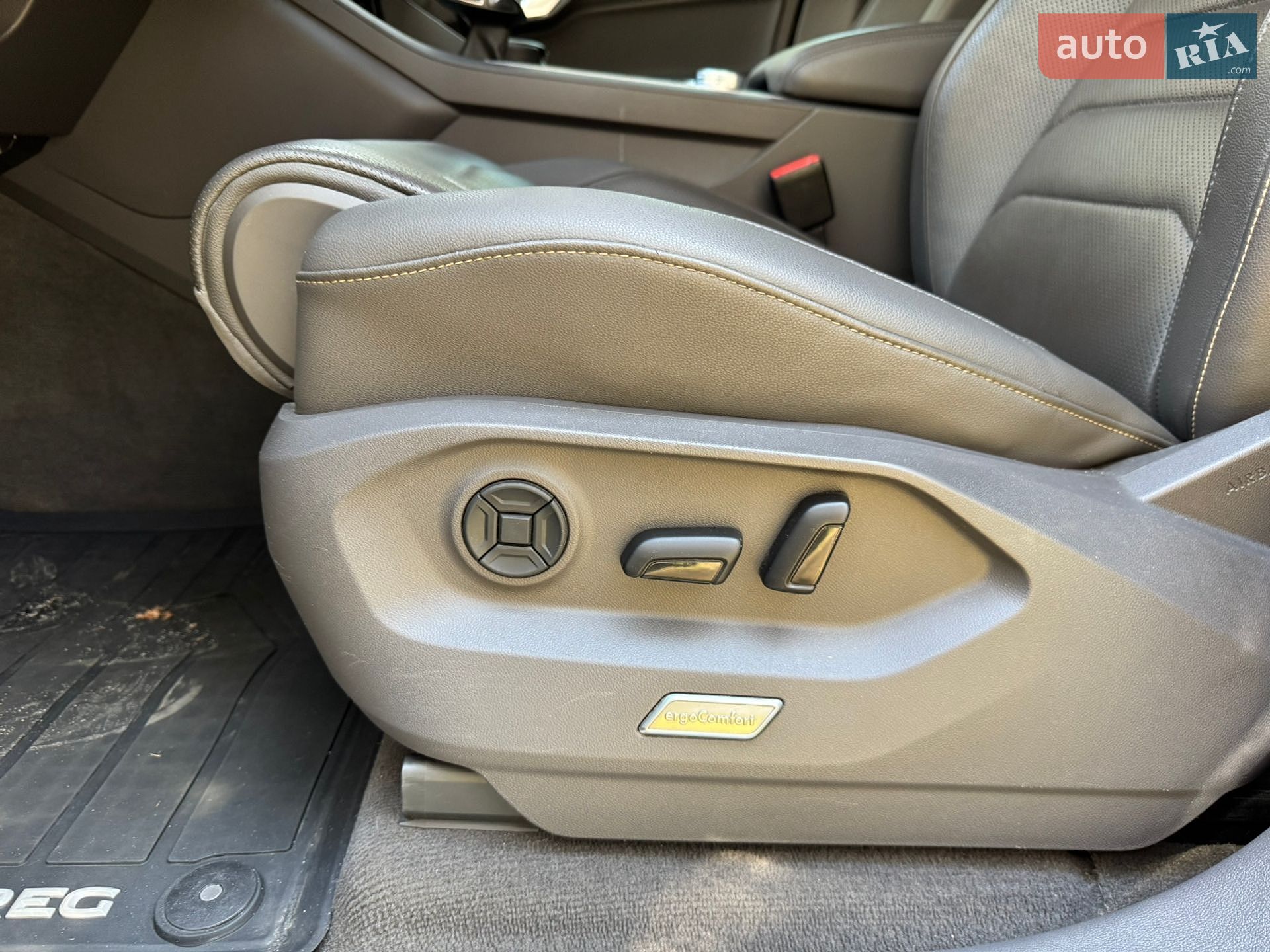 Volkswagen Touareg 2020 VIN WVGZZZCRZMD009243 фото оголошення 16 з 35