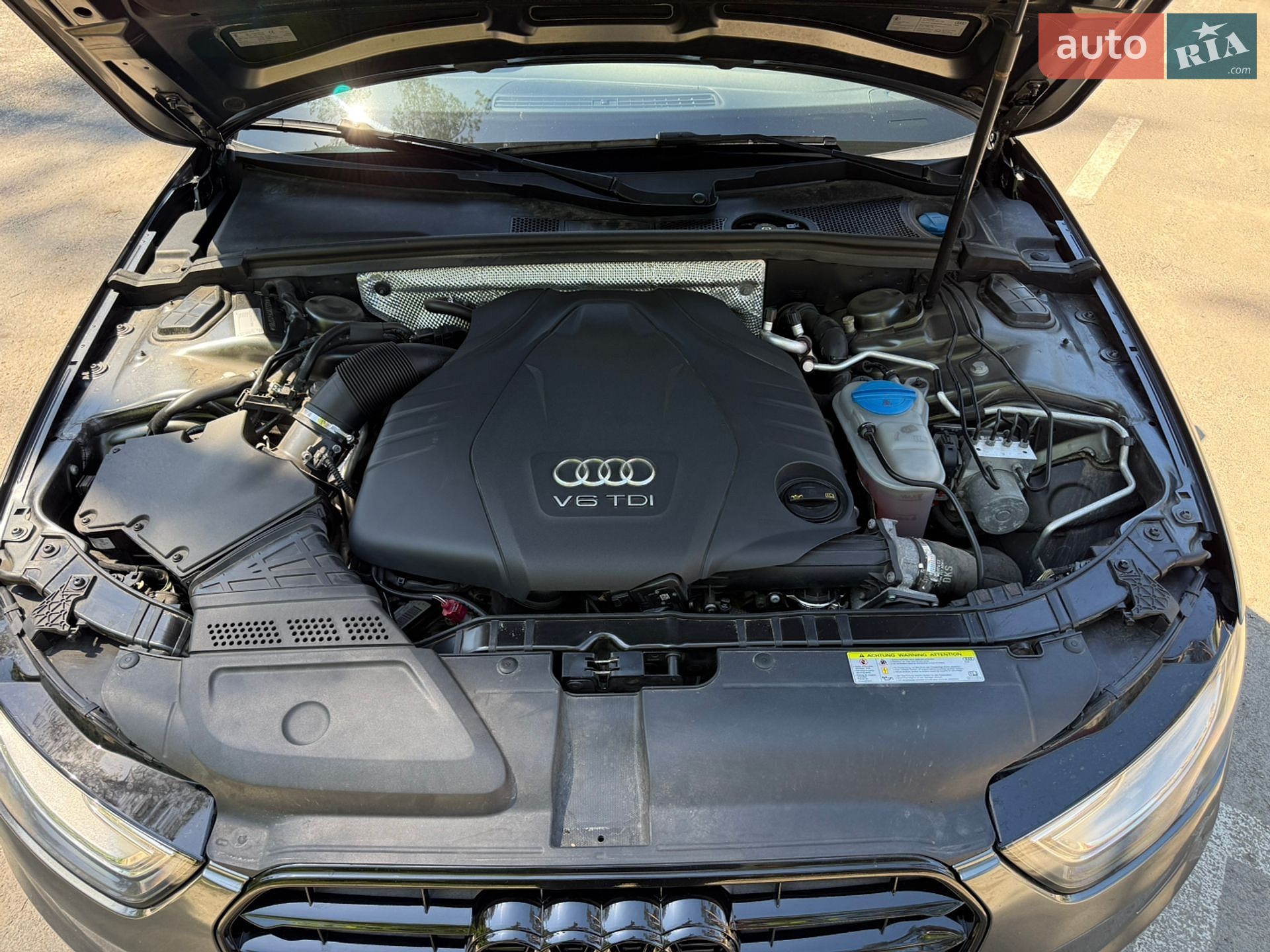 Audi A4 2015 VIN WAUZZZ8K7FA137864 фото оголошення 9 з 37