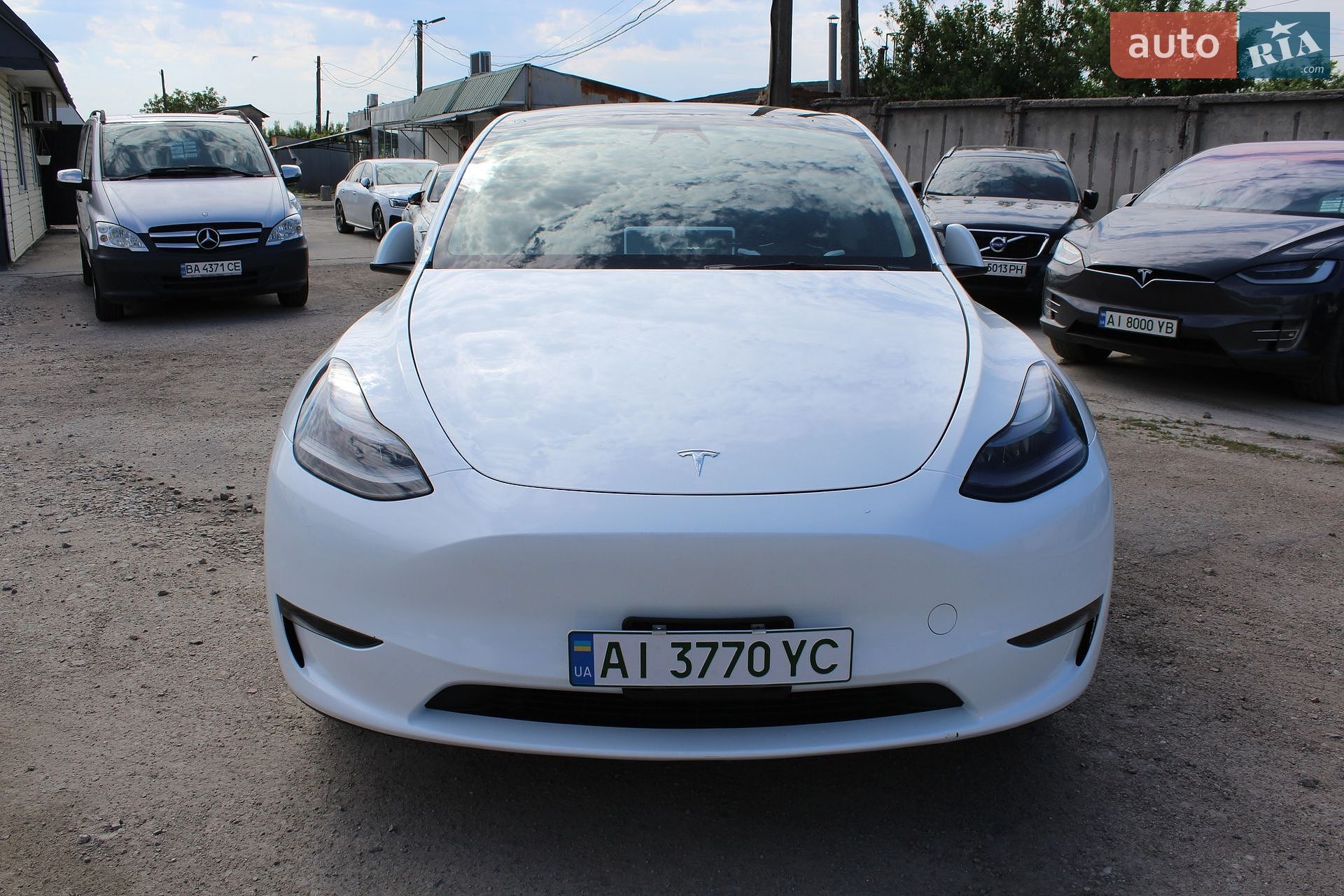 Tesla Model Y 2023 VIN LRWYGDFDXPC967611 фото оголошення 12 з 21