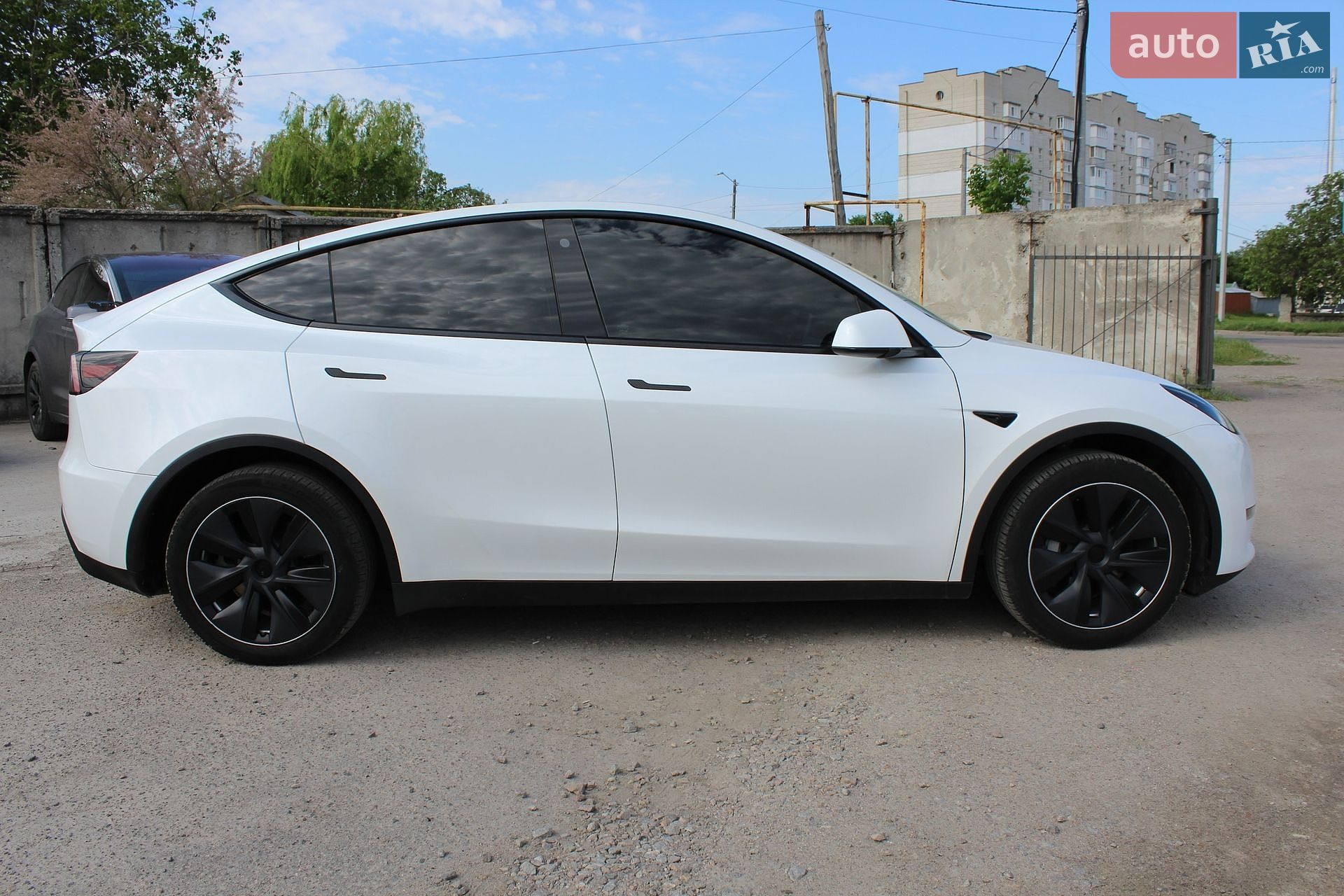 Tesla Model Y 2023 VIN LRWYGDFDXPC967611 фото оголошення 15 з 21