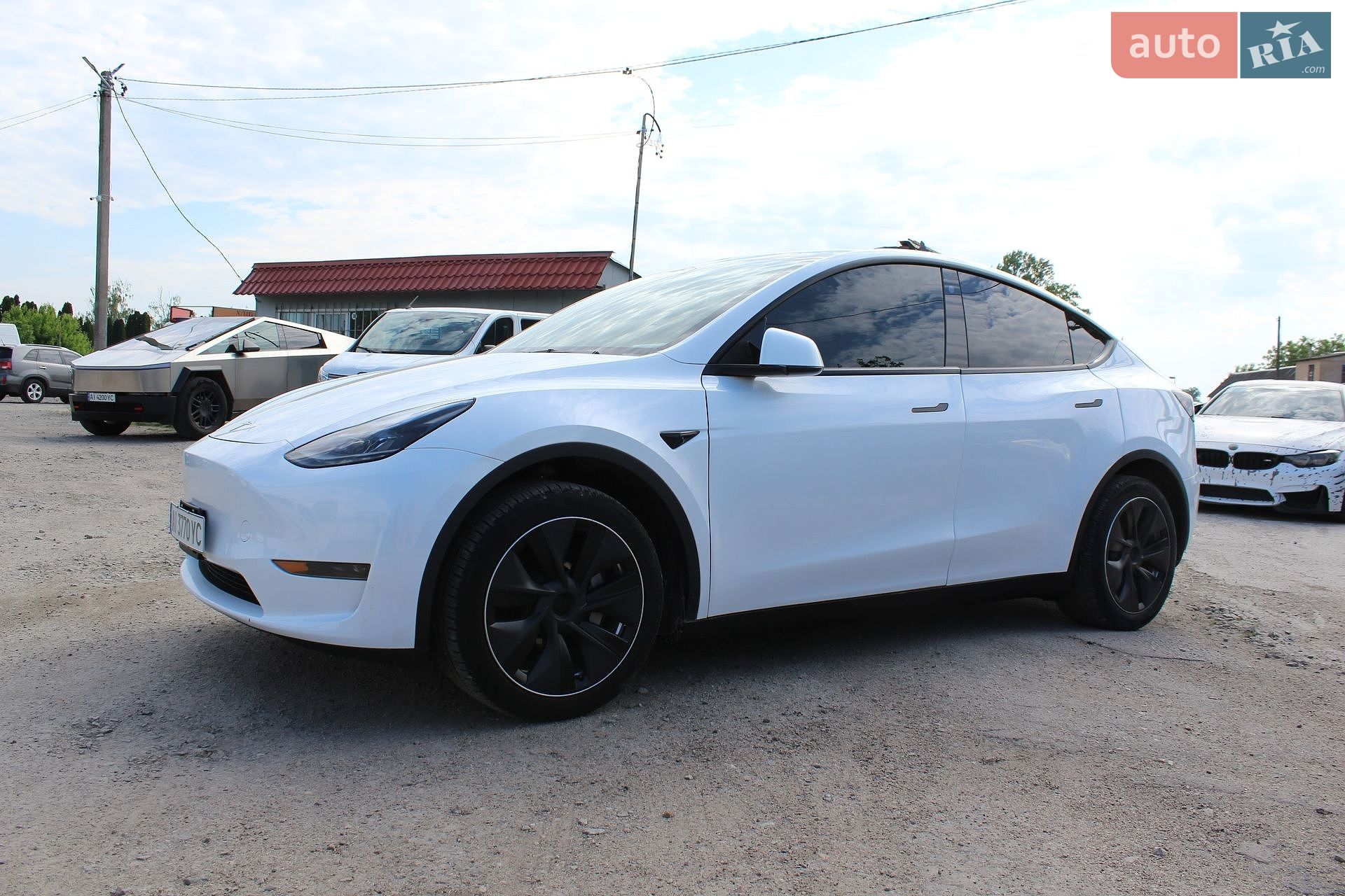 Tesla Model Y 2023 VIN LRWYGDFDXPC967611 фото оголошення 21 з 21
