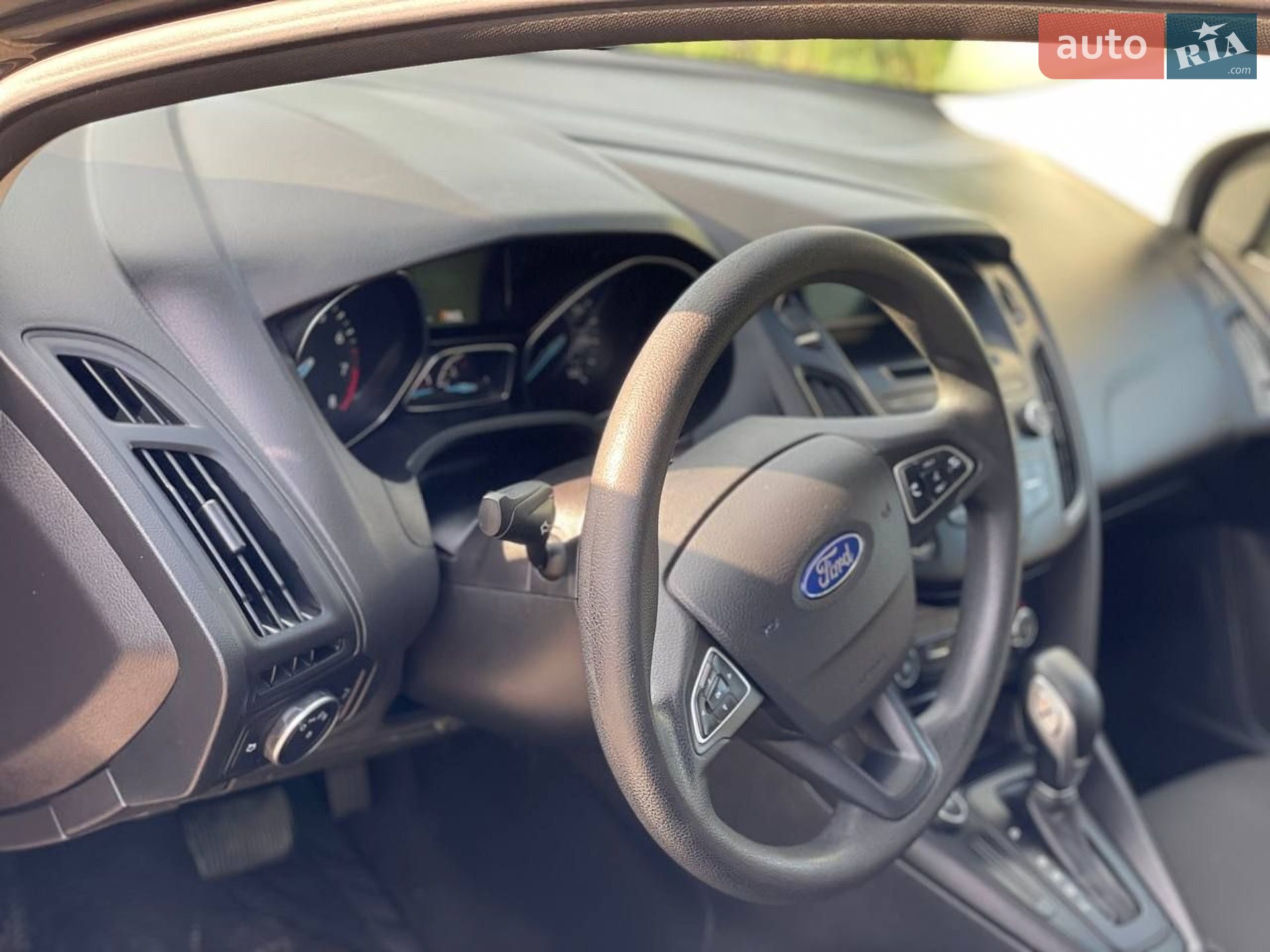 Ford Focus 2017 VIN 1FADP3E28HL347522 фото оголошення 11 з 32