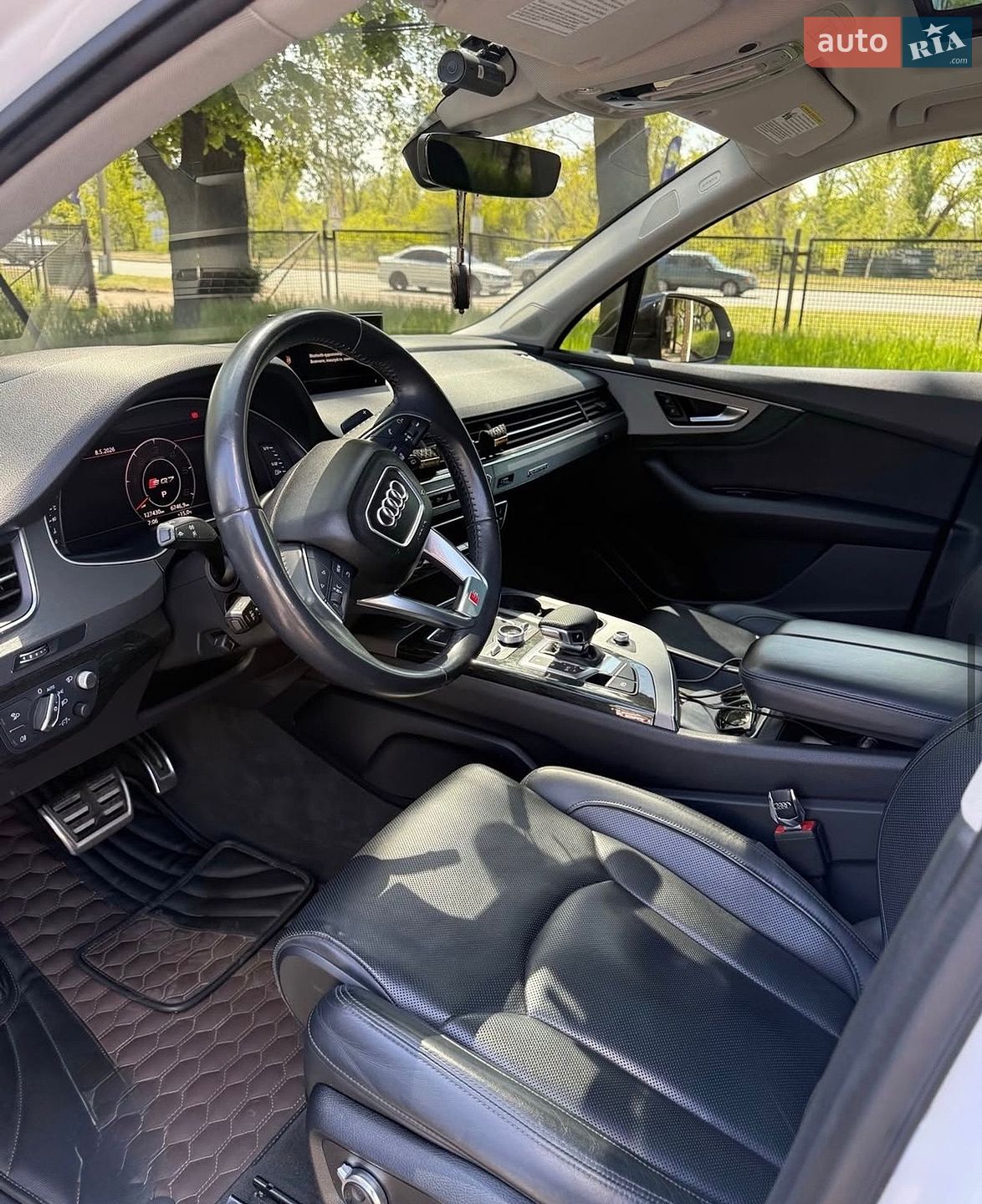 Audi Q7 2018 VIN WA1VAAF76JD037958 фото оголошення 9 з 18