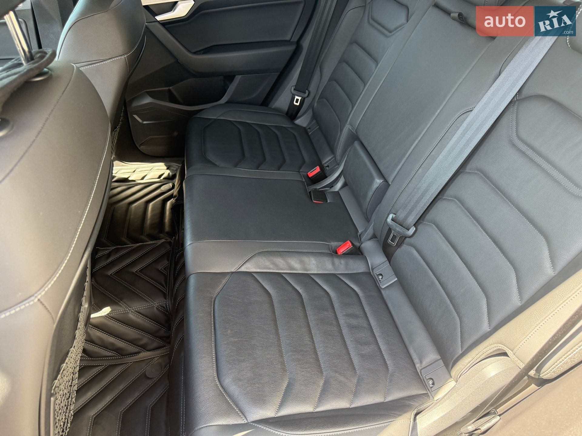 Volkswagen Touareg 2020 VIN WVGZZZCRZLD035366 фото оголошення 13 з 15