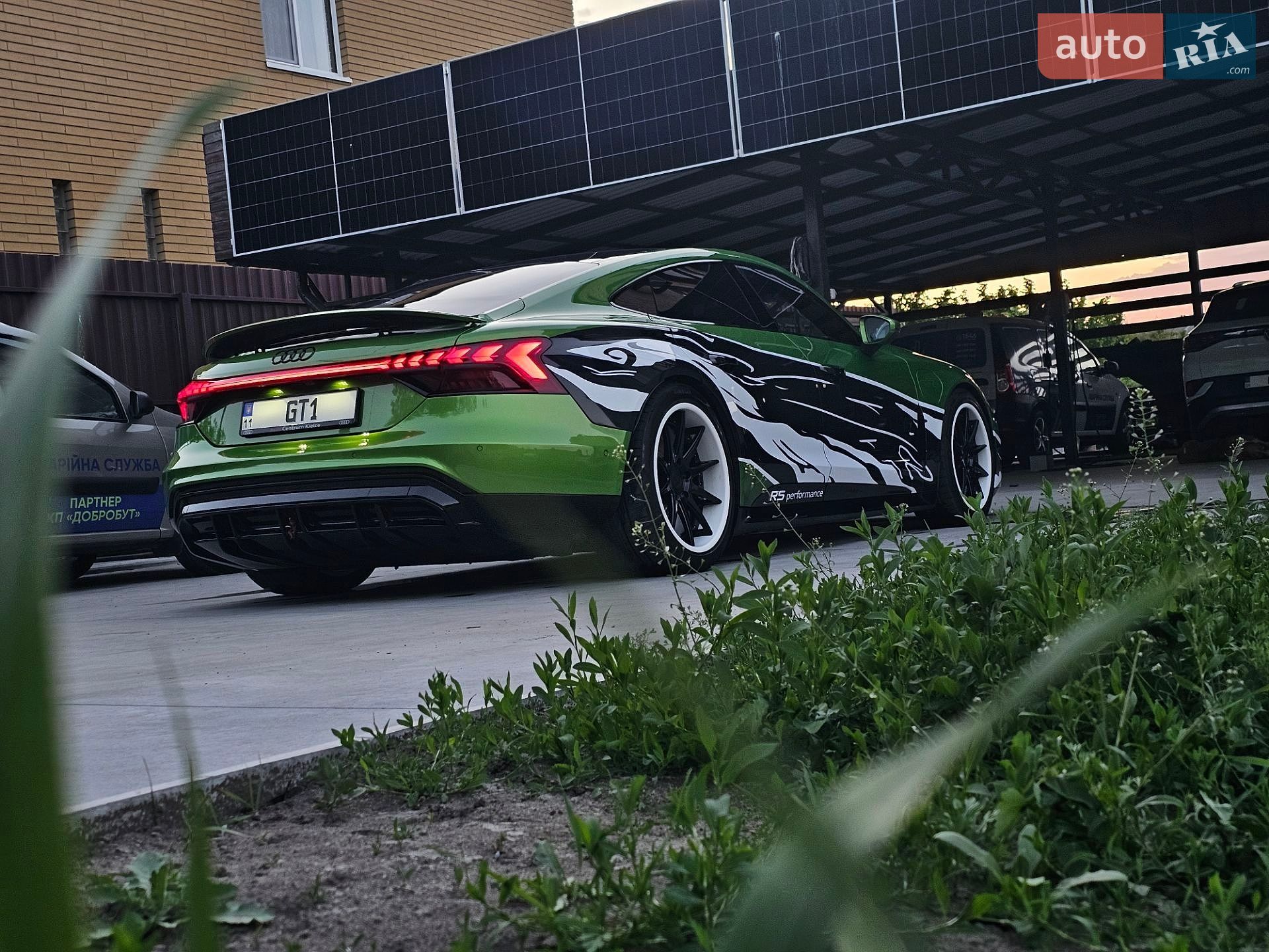 Audi e-tron GT 2022 VIN WAUZZZFW5P7000961 фото оголошення 2 з 21