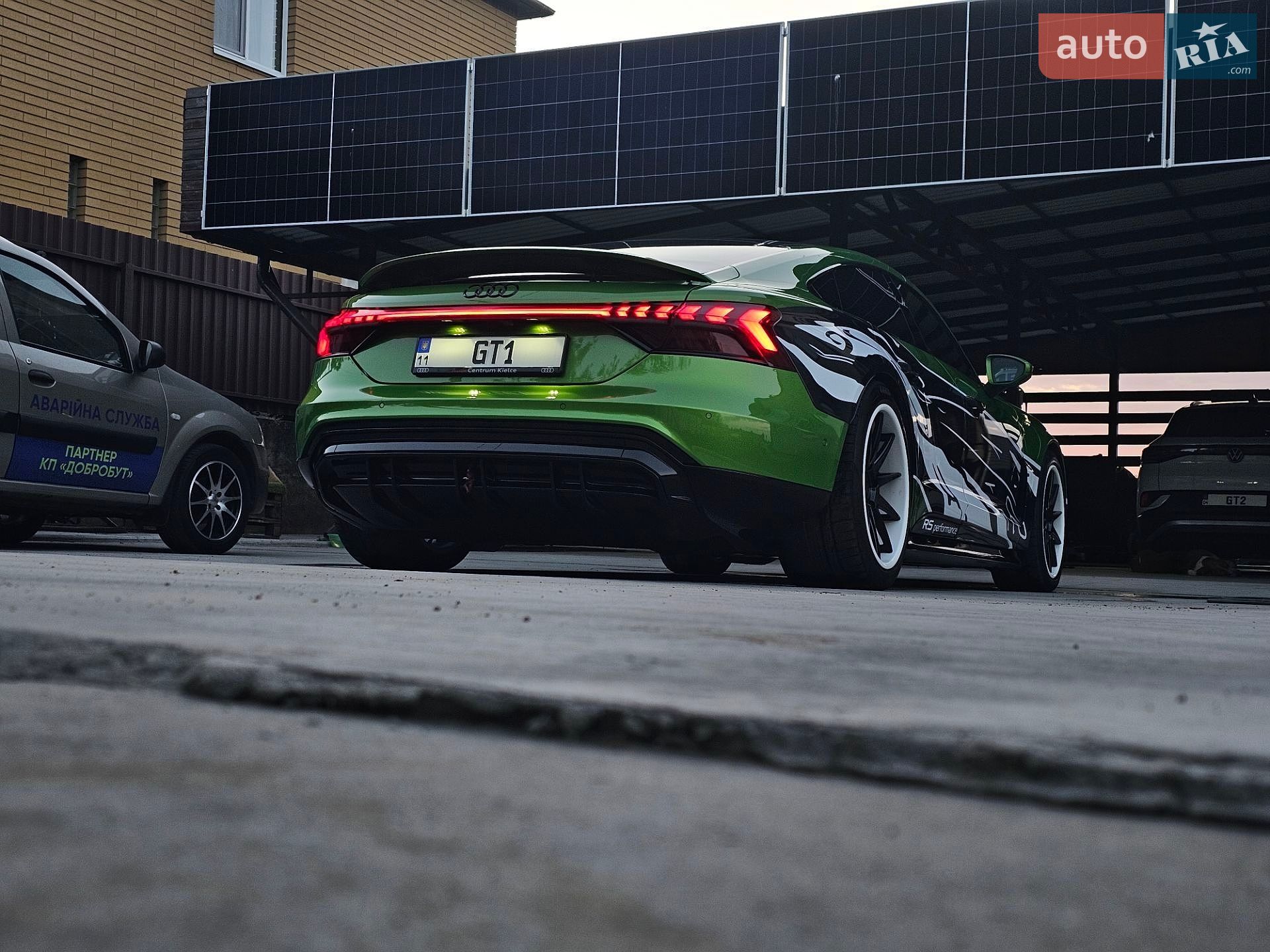 Audi e-tron GT 2022 VIN WAUZZZFW5P7000961 фото оголошення 4 з 21