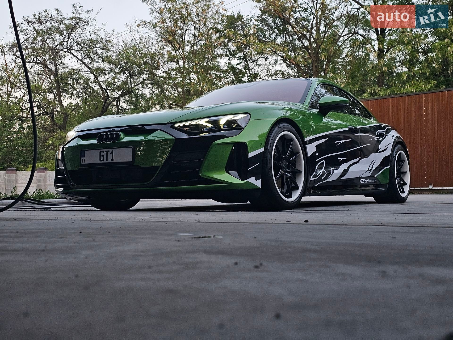 Audi e-tron GT 2022 VIN WAUZZZFW5P7000961 фото оголошення 6 з 21