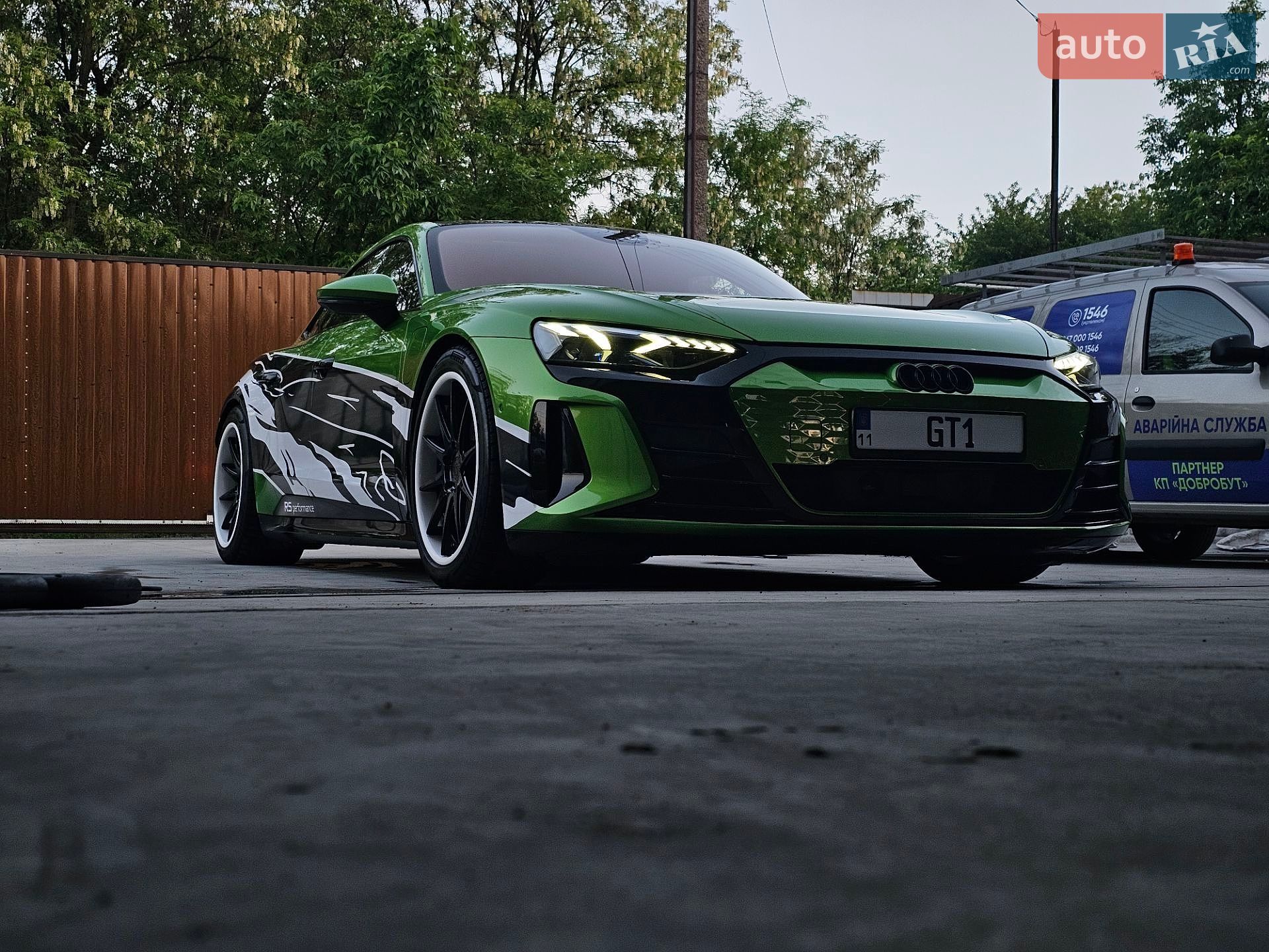 Audi e-tron GT 2022 VIN WAUZZZFW5P7000961 фото оголошення 8 з 21