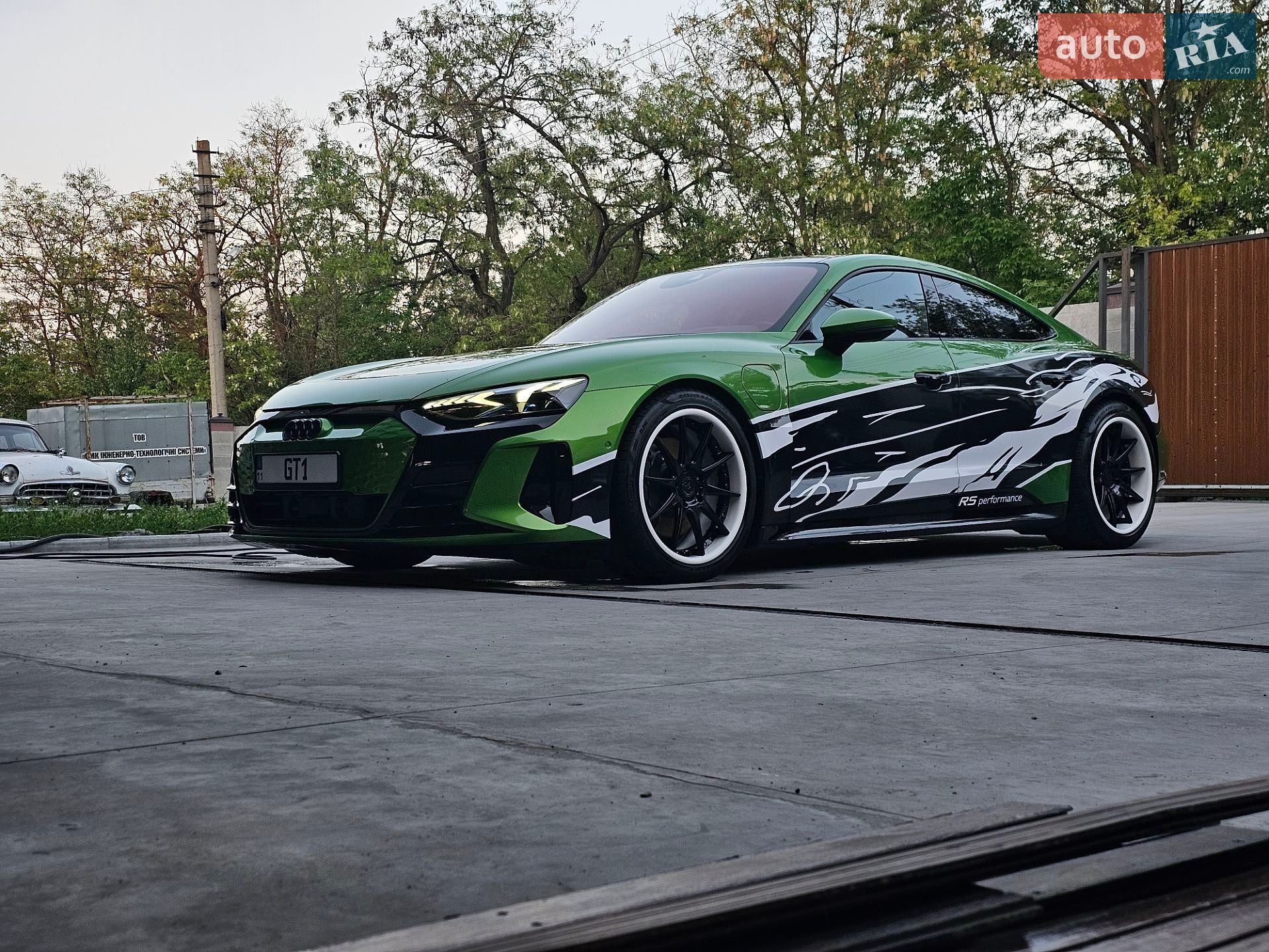 Audi e-tron GT 2022 VIN WAUZZZFW5P7000961 фото оголошення 9 з 21
