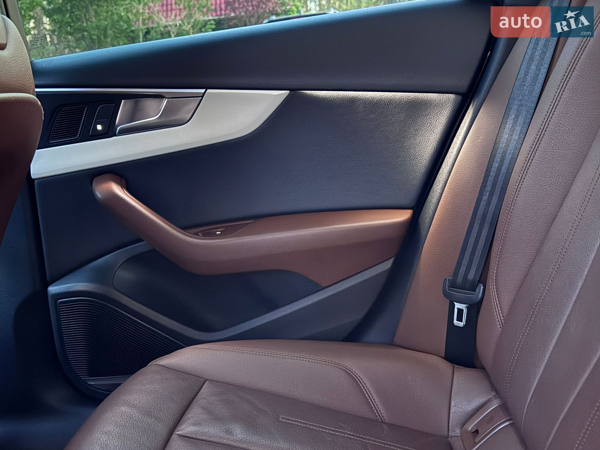 Audi A4 2016 VIN WAUENAF48HN034237 фото оголошення 48 з 54