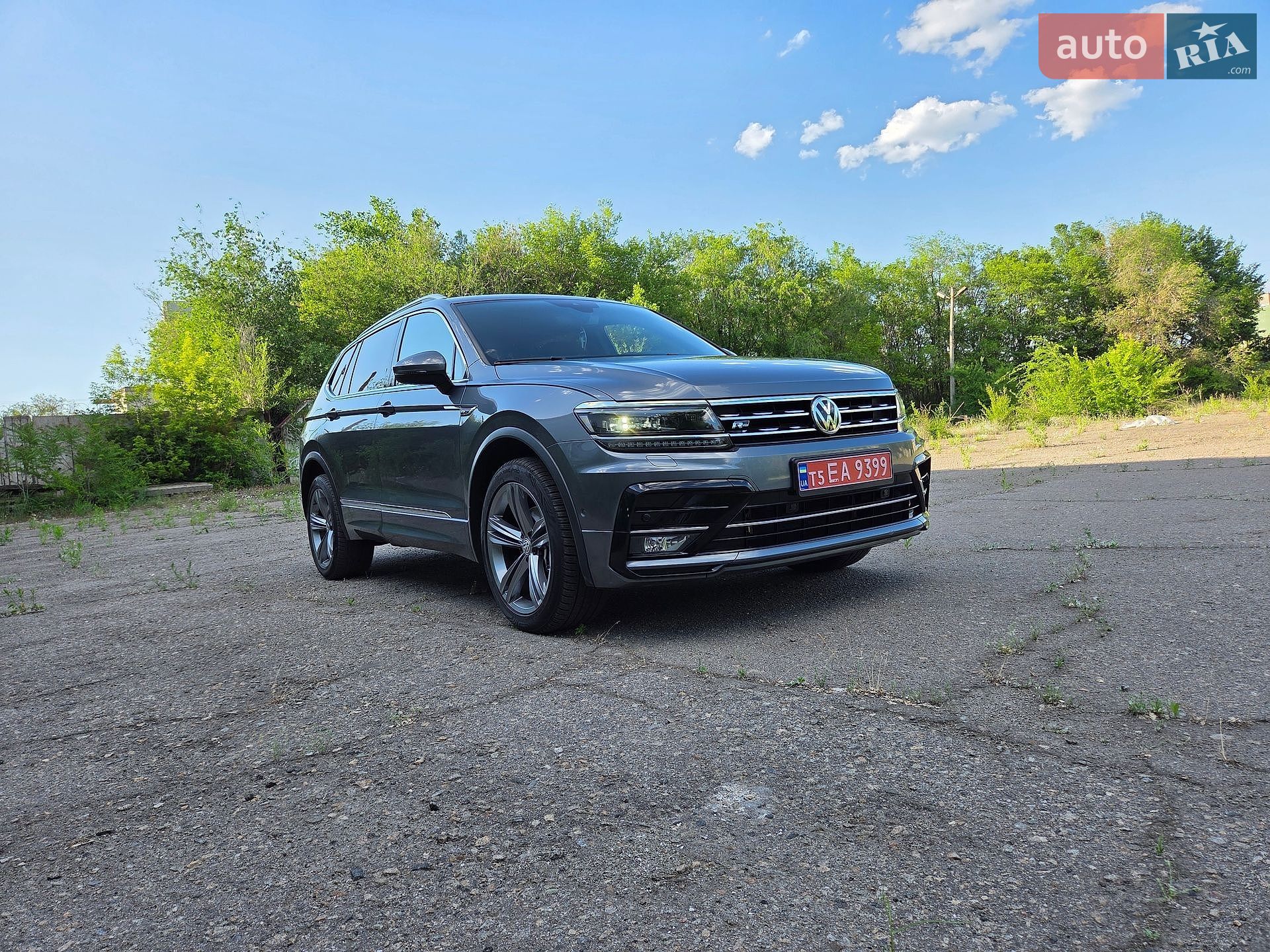 Volkswagen Tiguan 2019 VIN WVGZZZ5NZKM002526 фото оголошення 3 з 96