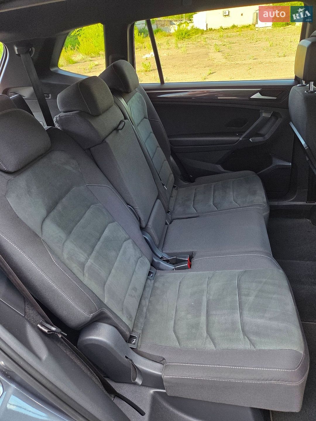Volkswagen Tiguan 2019 VIN WVGZZZ5NZKM002526 фото оголошення 5 з 96