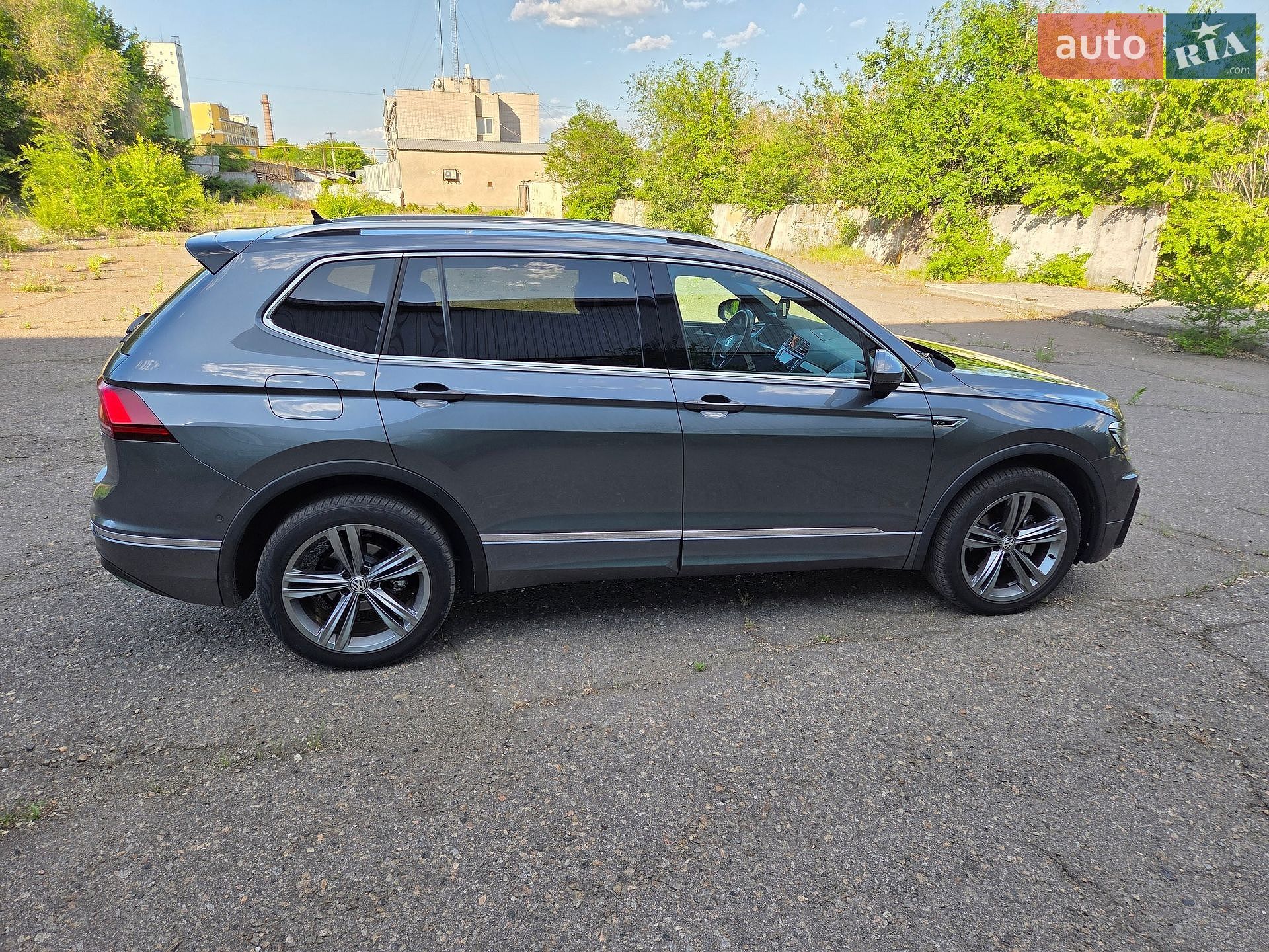 Volkswagen Tiguan 2019 VIN WVGZZZ5NZKM002526 фото оголошення 7 з 96