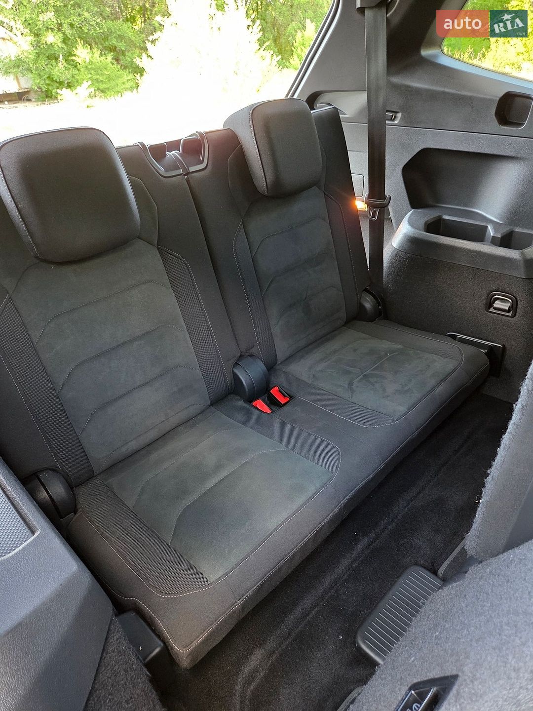 Volkswagen Tiguan 2019 VIN WVGZZZ5NZKM002526 фото оголошення 8 з 96