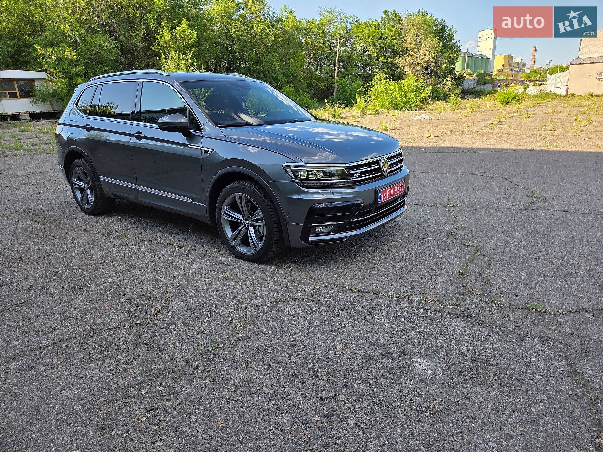 Volkswagen Tiguan 2019 VIN WVGZZZ5NZKM002526 фото оголошення 14 з 96