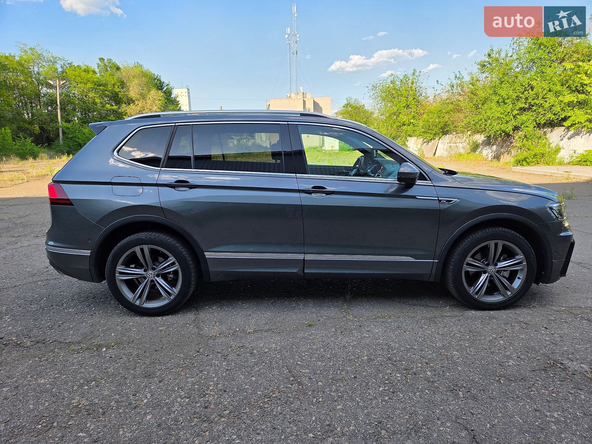 Volkswagen Tiguan 2019 VIN WVGZZZ5NZKM002526 фото оголошення 15 з 96