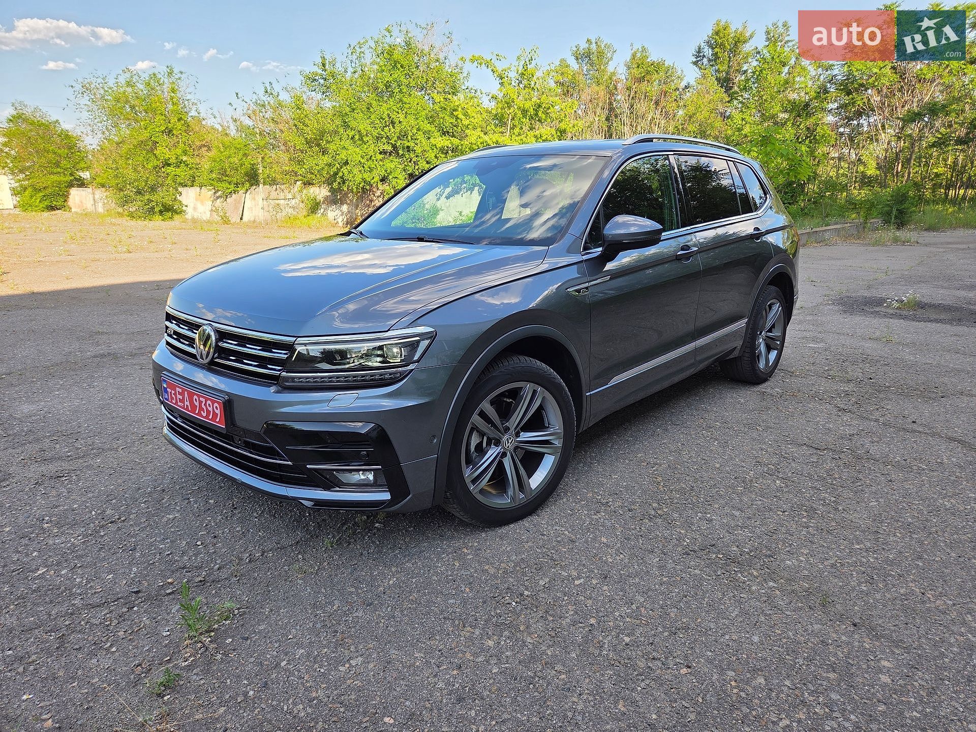 Volkswagen Tiguan 2019 VIN WVGZZZ5NZKM002526 фото оголошення 17 з 96