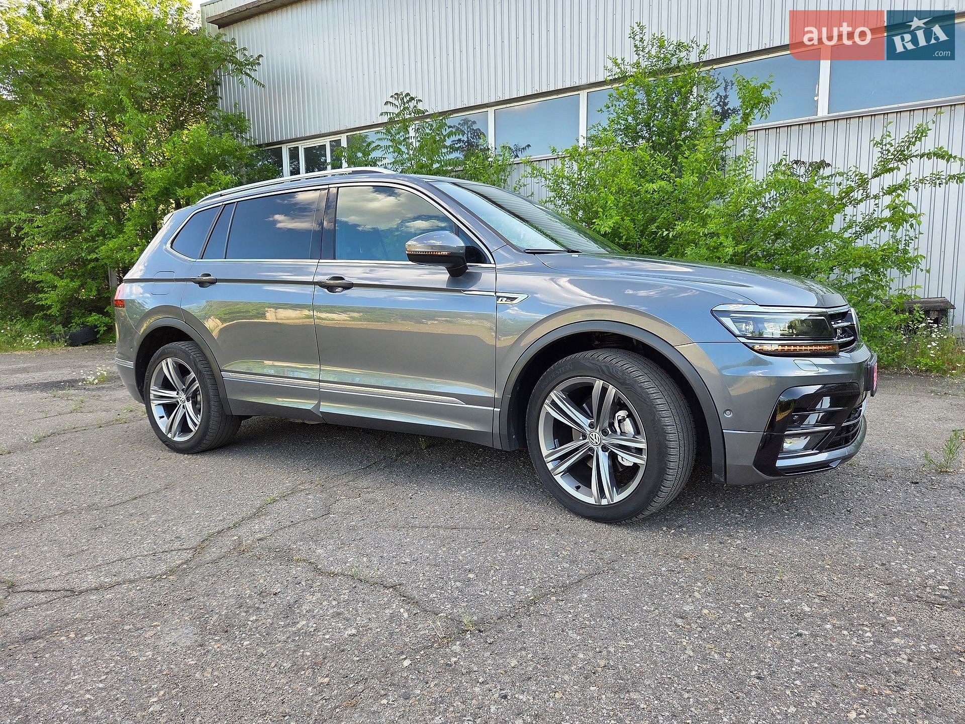 Volkswagen Tiguan 2019 VIN WVGZZZ5NZKM002526 фото оголошення 30 з 96
